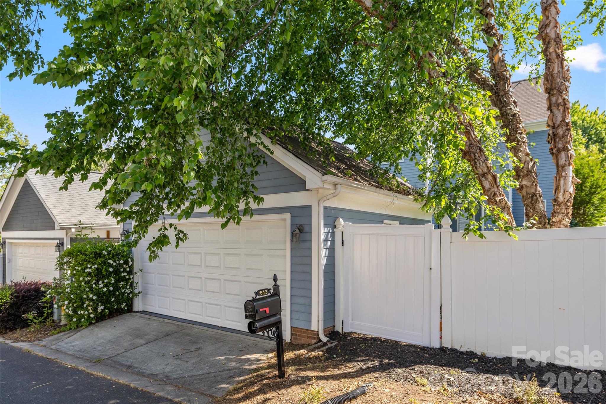 613 Bracket Street 522 Property Photo 34