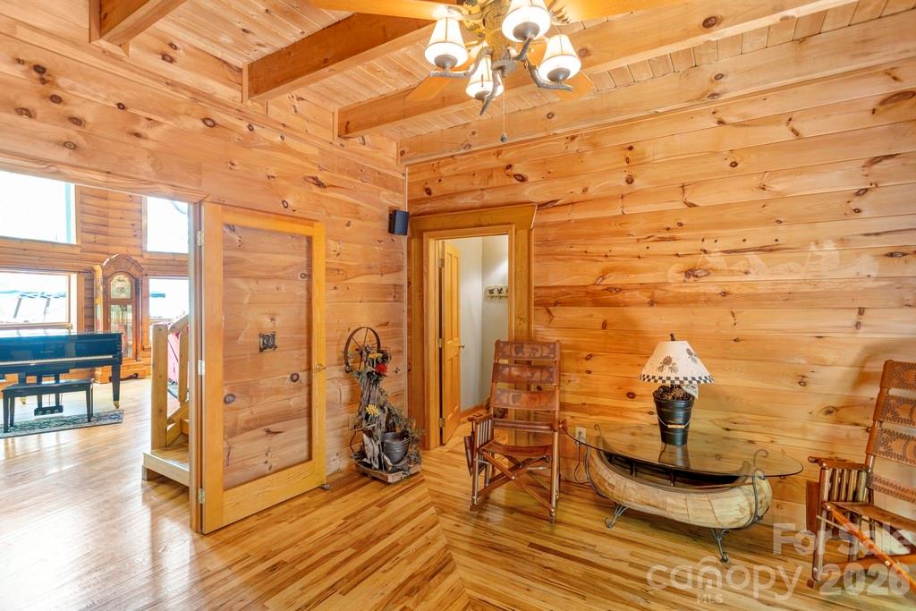 35 Falcon Crest Loop Property Photo 5