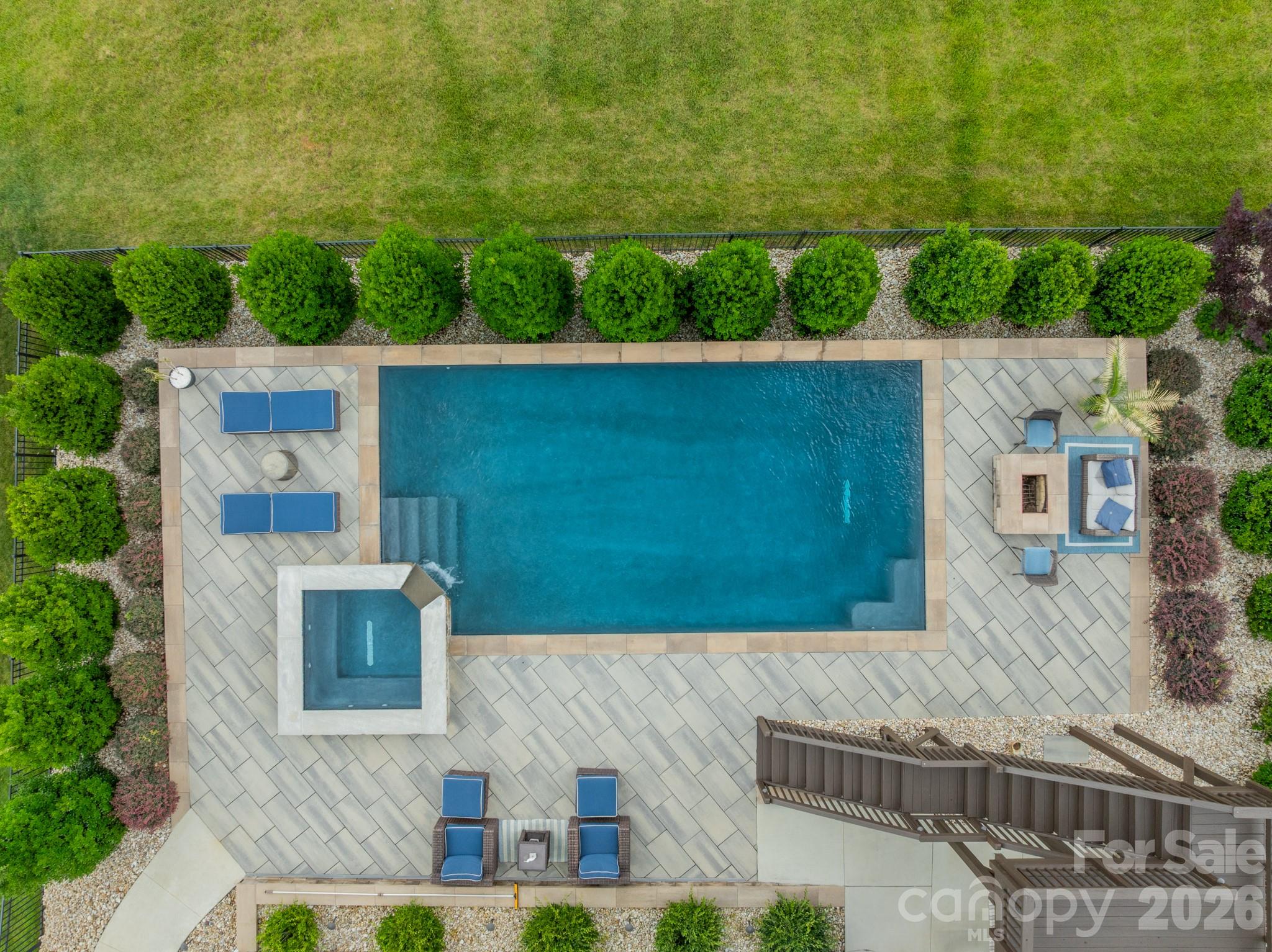 208 Canoe Pole Lane Property Photo 4