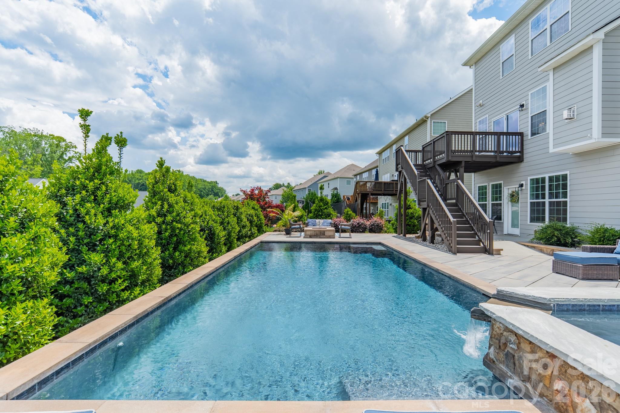 208 Canoe Pole Lane Property Photo 6