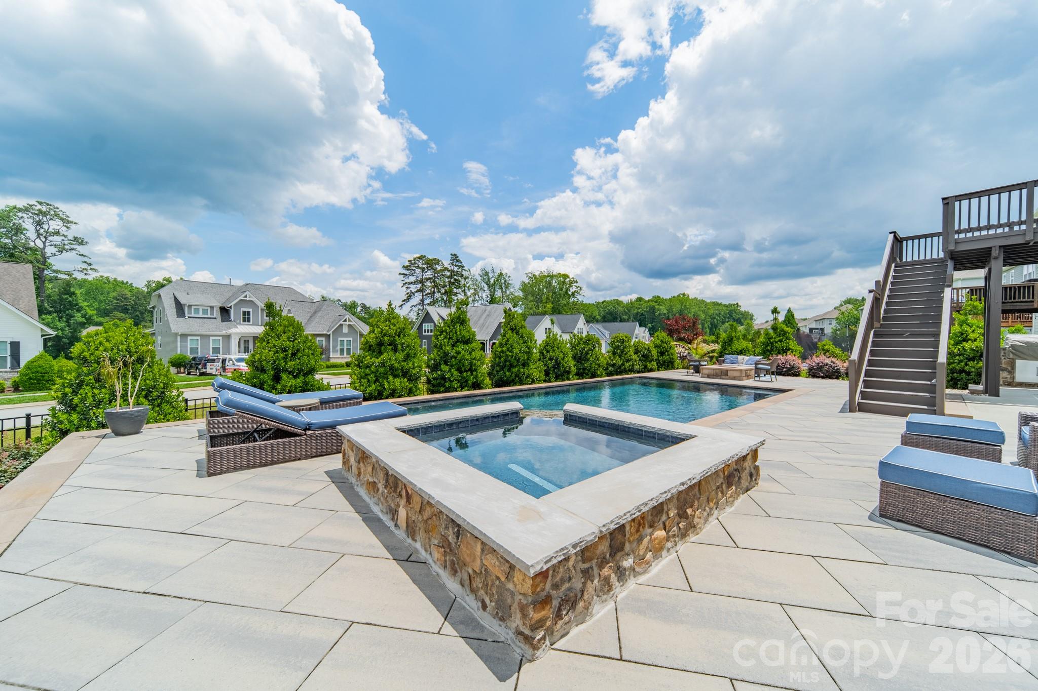 208 Canoe Pole Lane Property Photo 7