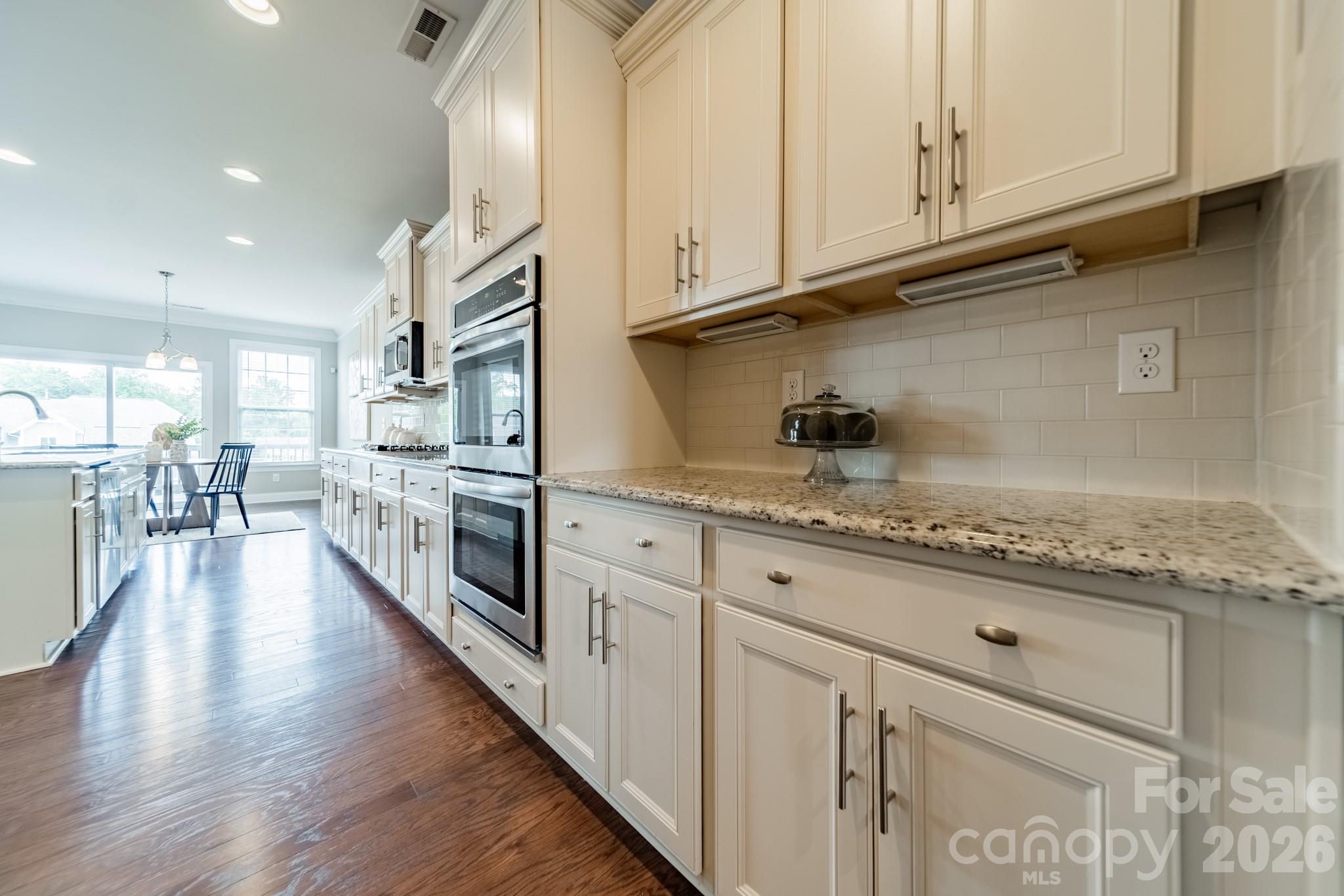 208 Canoe Pole Lane Property Photo 14
