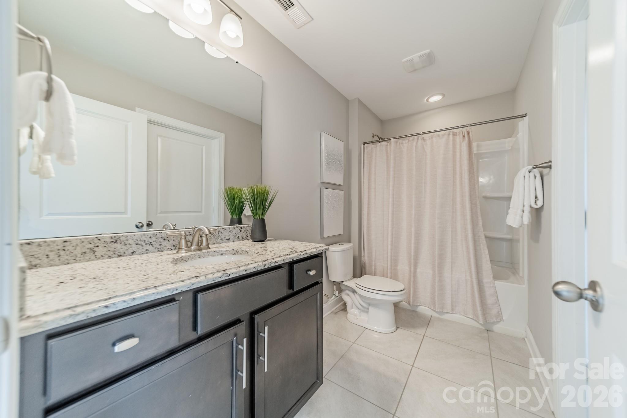 208 Canoe Pole Lane Property Photo 34