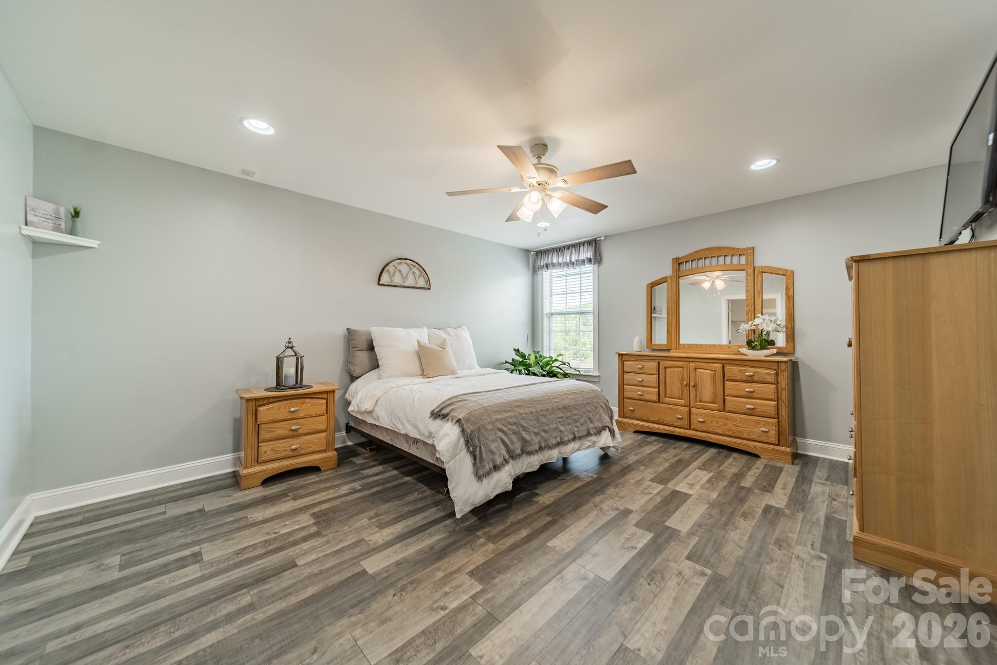 208 Canoe Pole Lane Property Photo 41