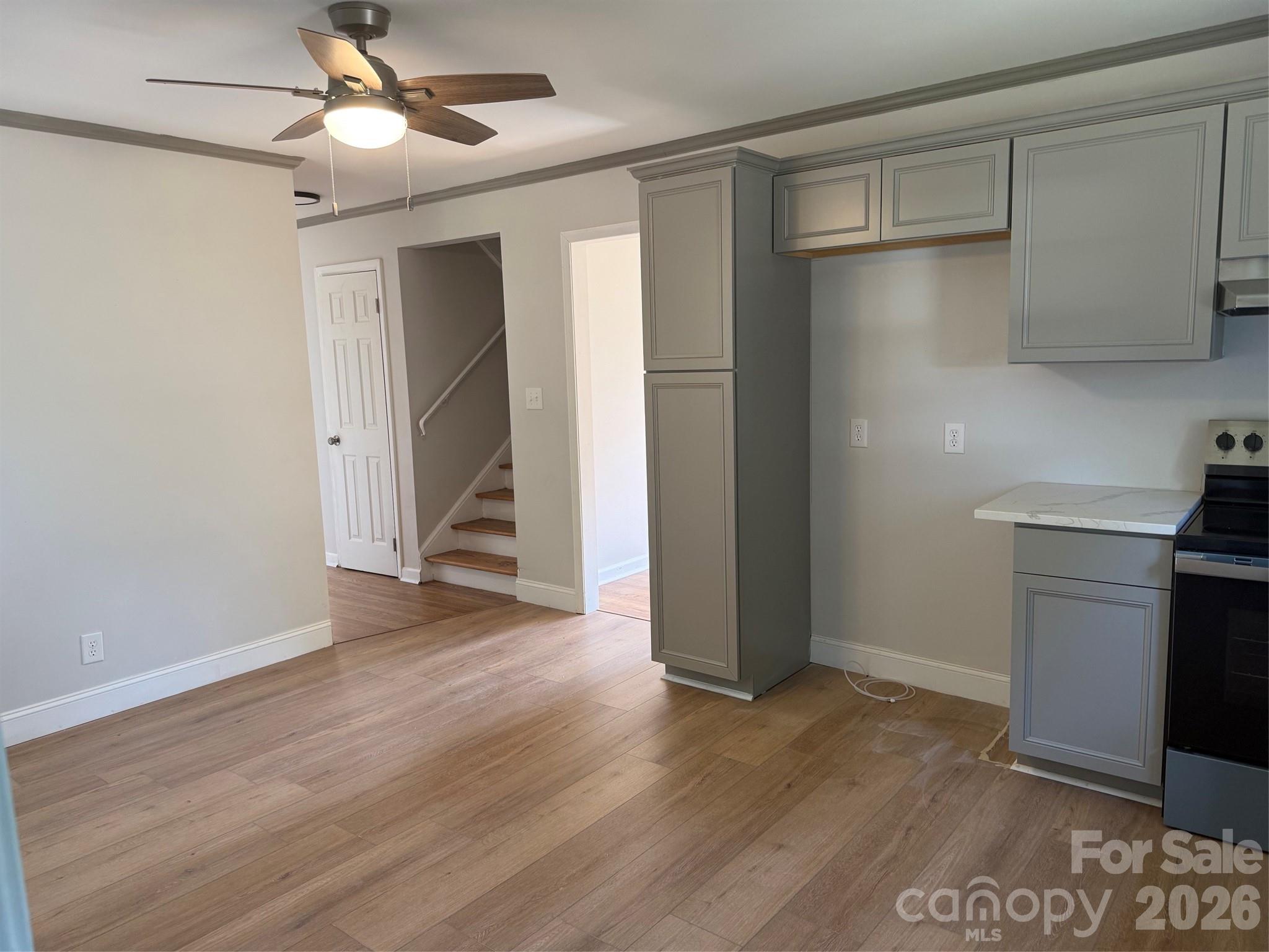 917 Canterbury Court Property Photo 5