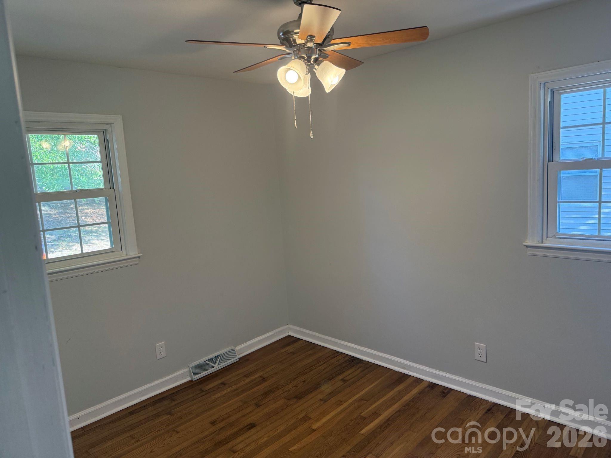 917 Canterbury Court Property Photo 11