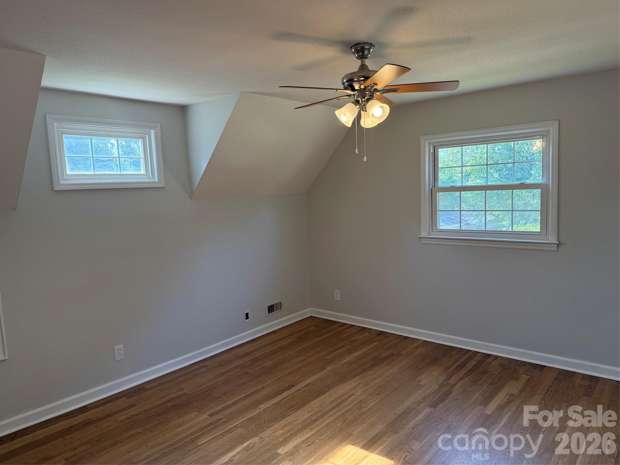 917 Canterbury Court Property Photo 16