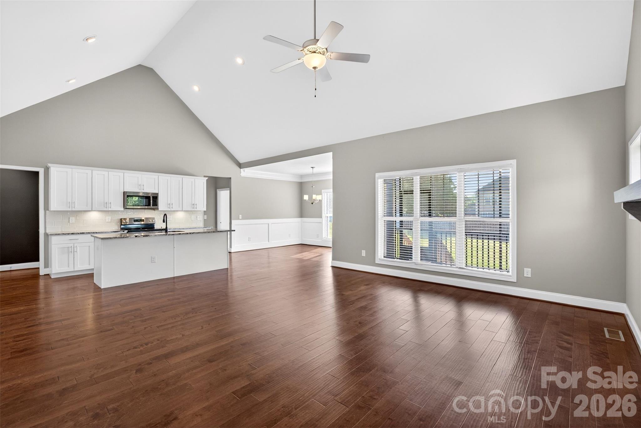 415 S Pendernale Drive Property Photo 9