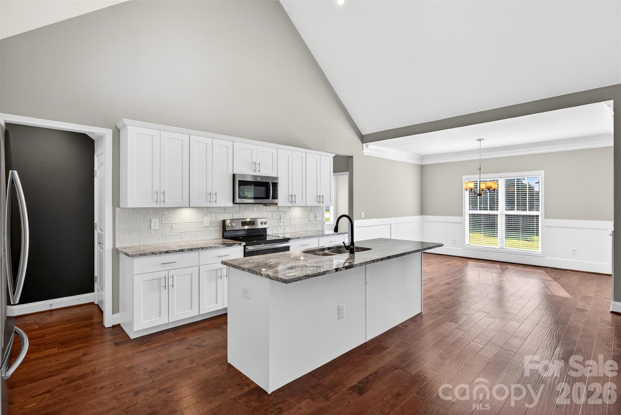 415 S Pendernale Drive Property Photo 12