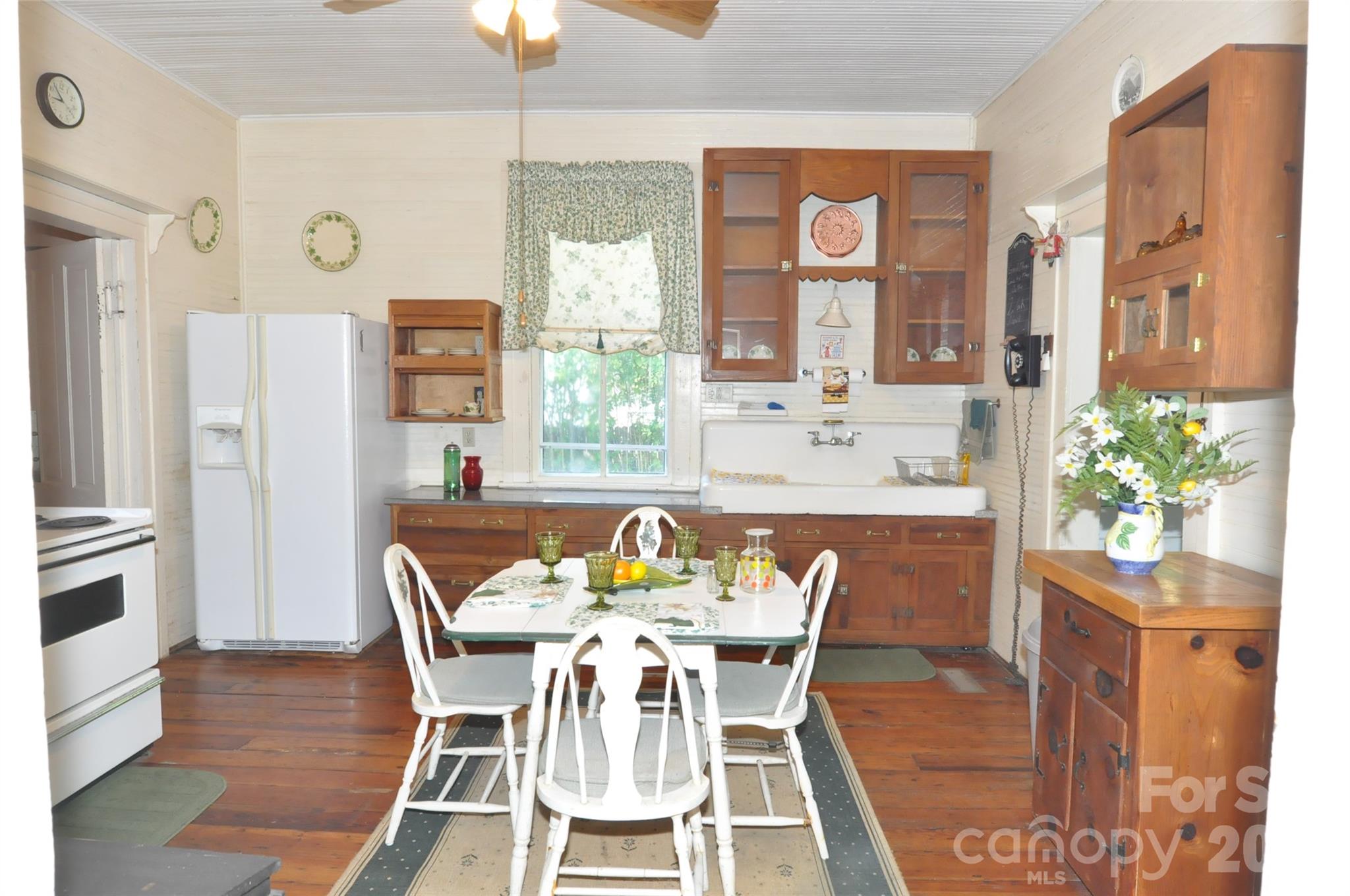 121 Hemphill Avenue Property Photo 3