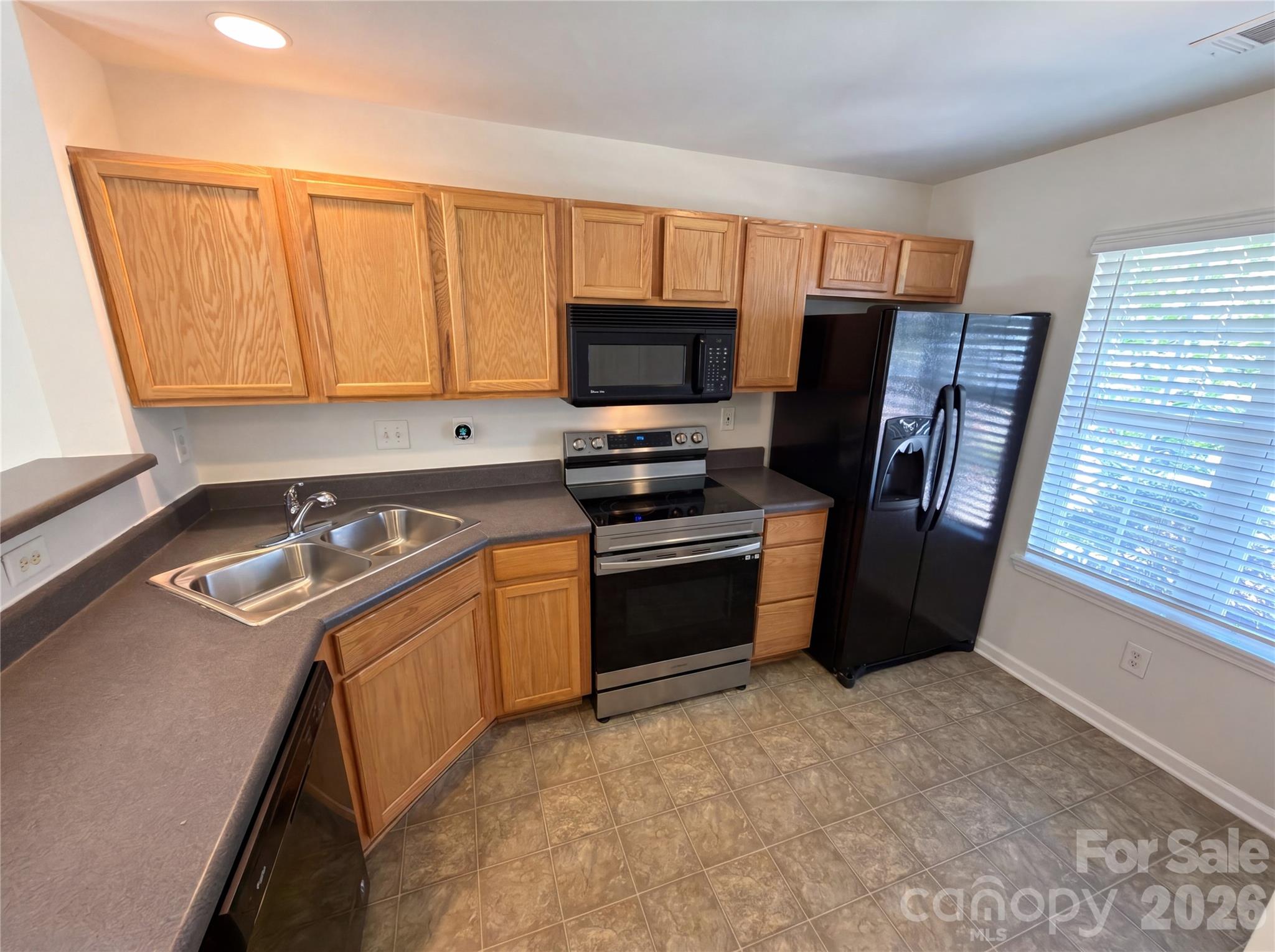 7395 Sun Dance Drive Property Photo 6