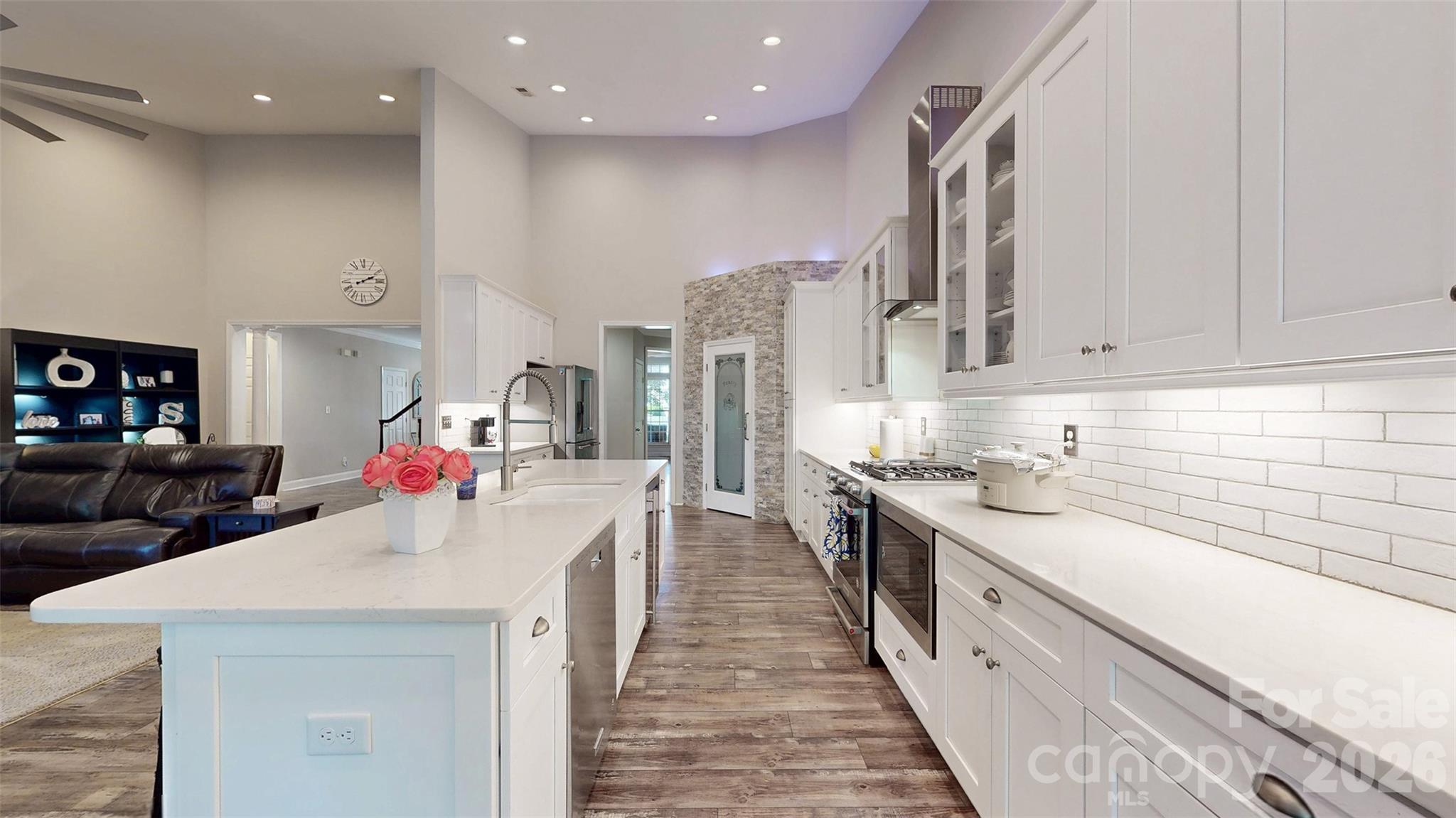 1000 Irish Moss Lane Property Photo 7