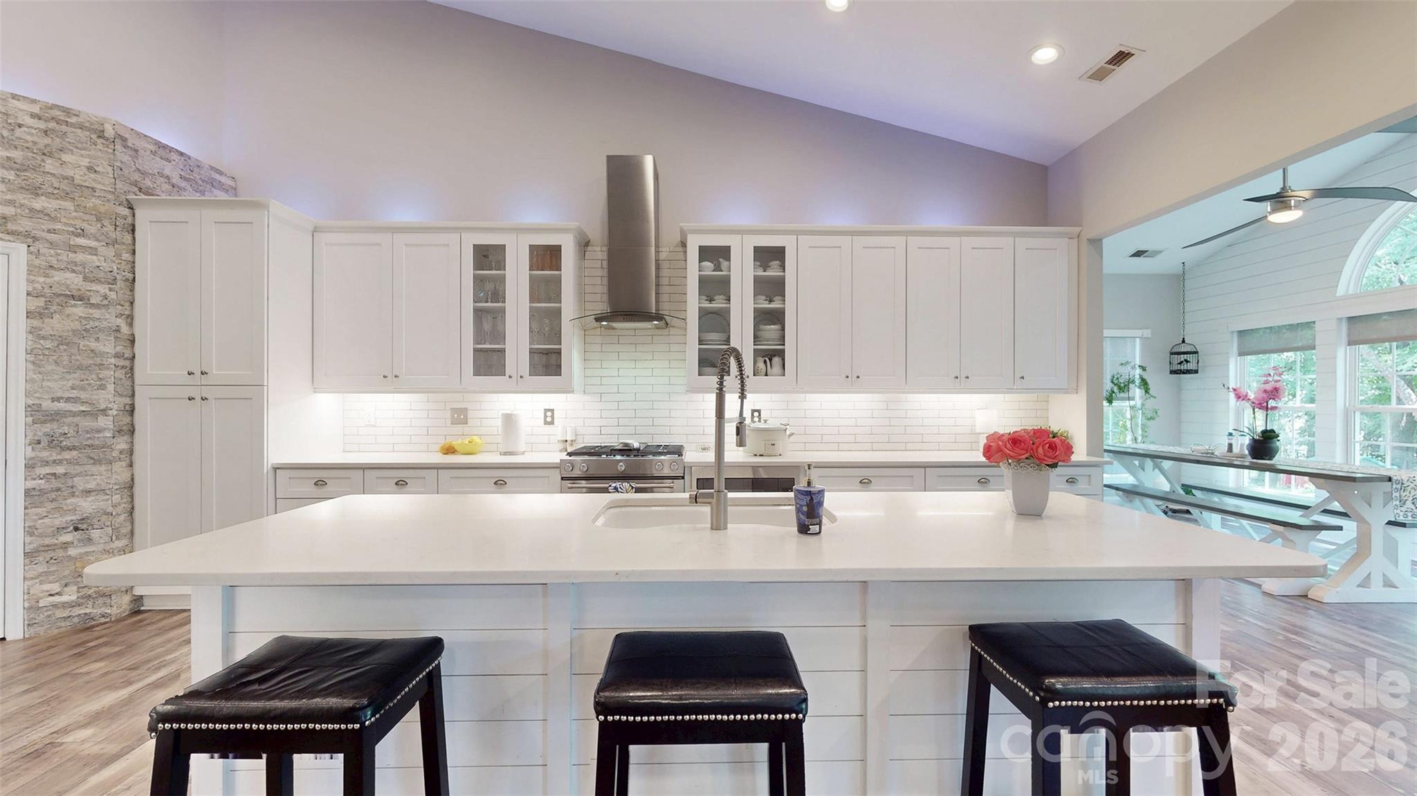 1000 Irish Moss Lane Property Photo 9