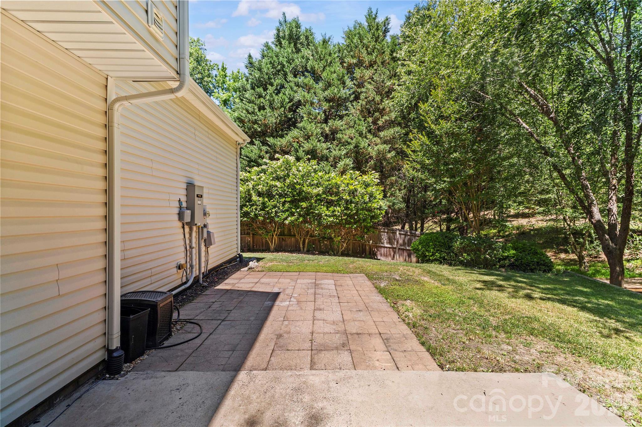 8119 Poplar Grove Circle Property Photo 4