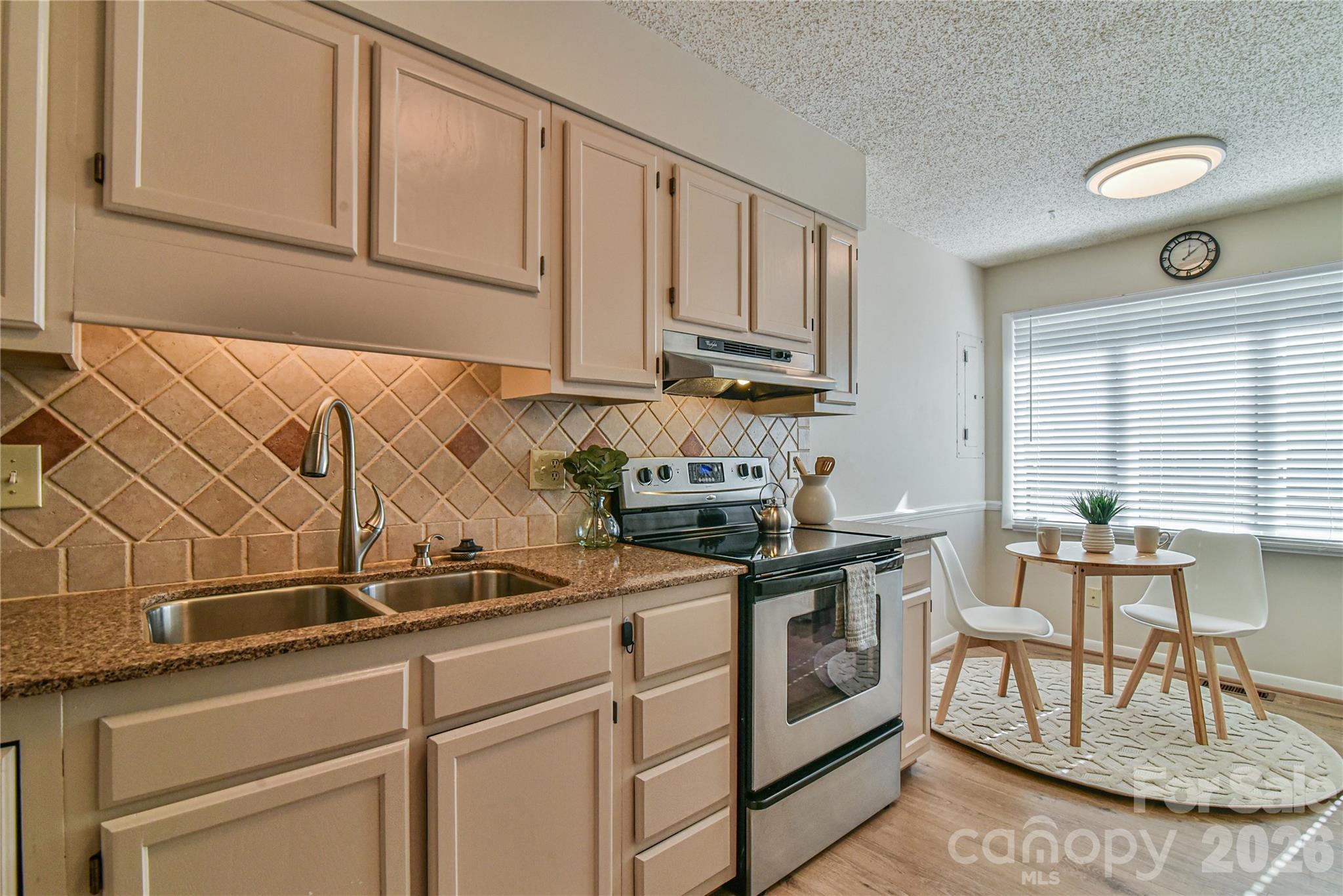 63 Hollybrook Drive Property Photo 10