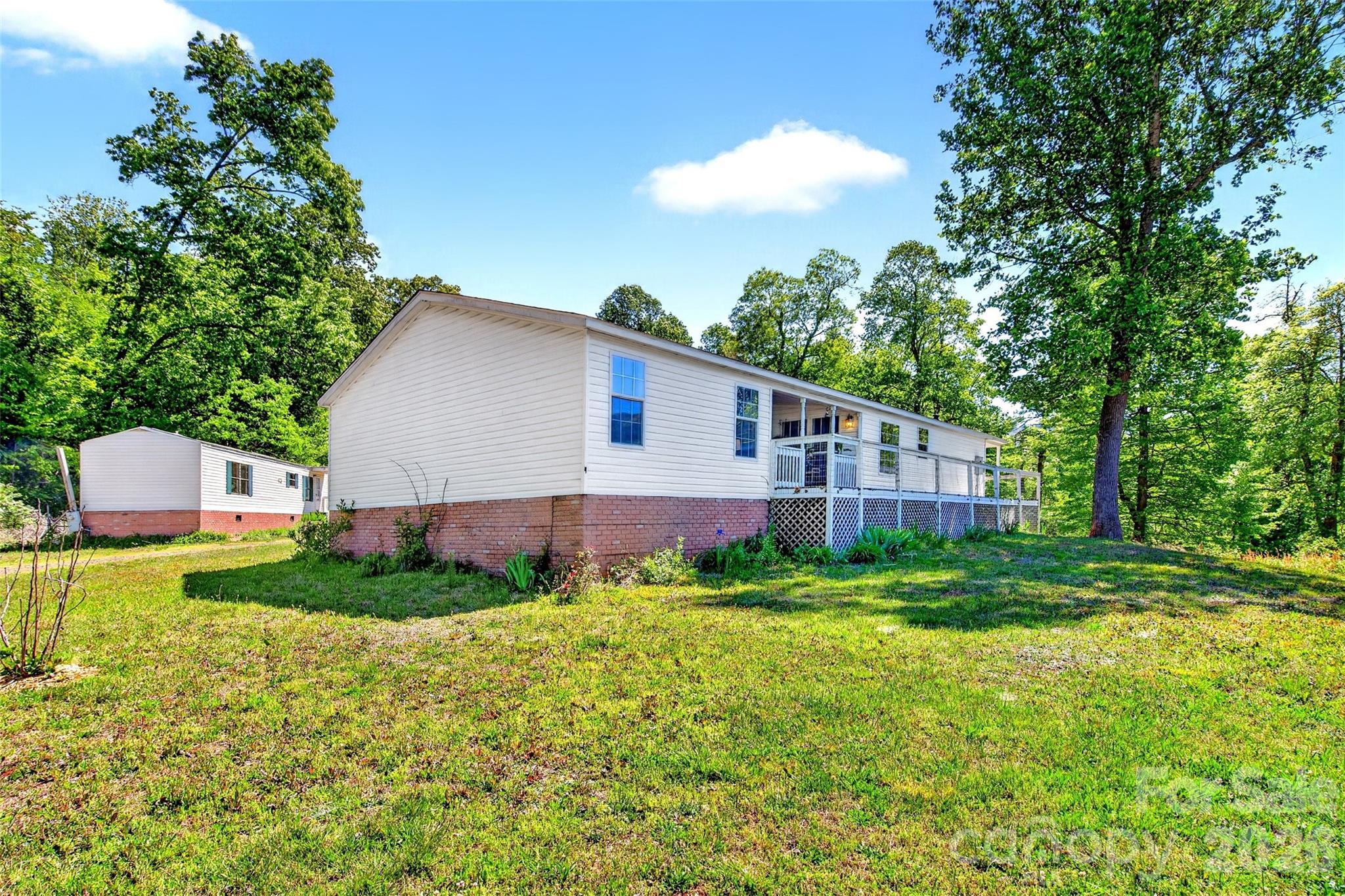 298 Wolf Crossing Property Photo 6