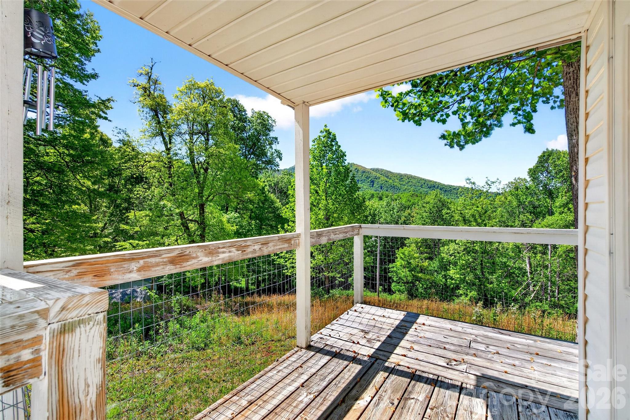 298 Wolf Crossing Property Photo 8