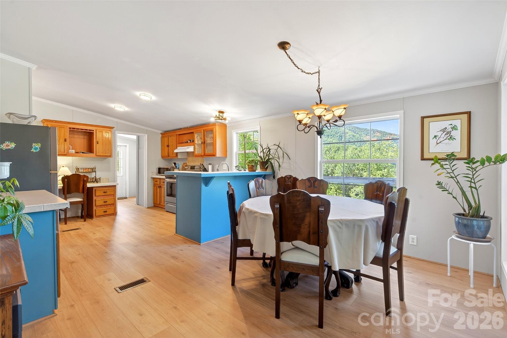 298 Wolf Crossing Property Photo 12