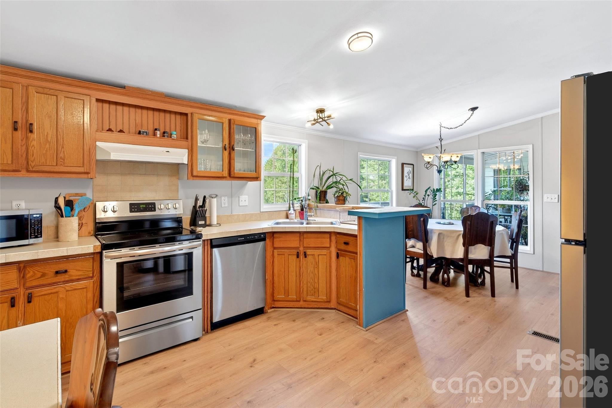 298 Wolf Crossing Property Photo 18