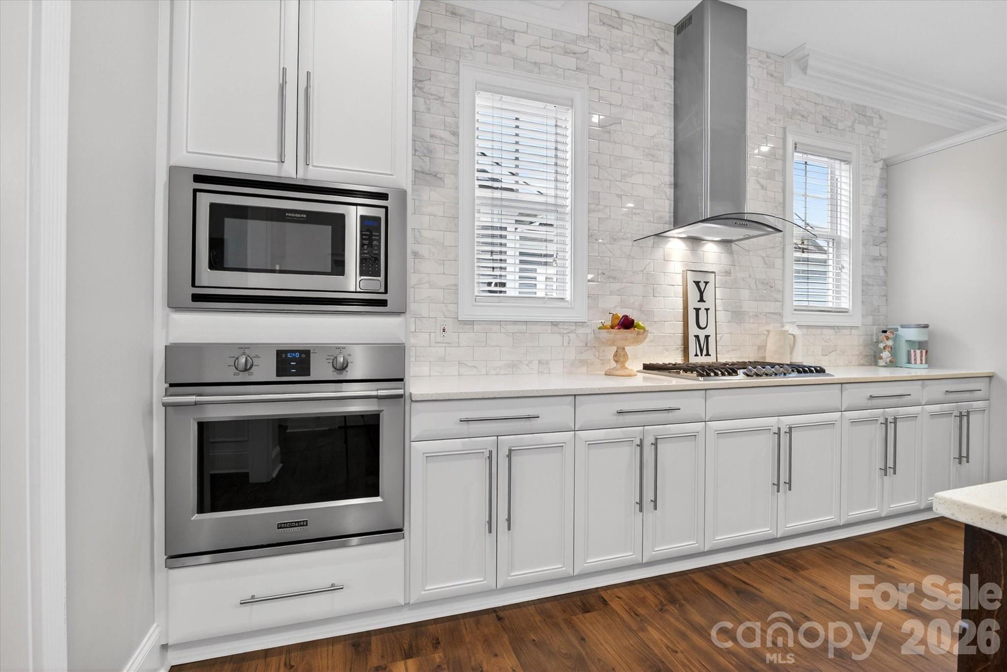 332 Sensibility Circle Property Photo 10