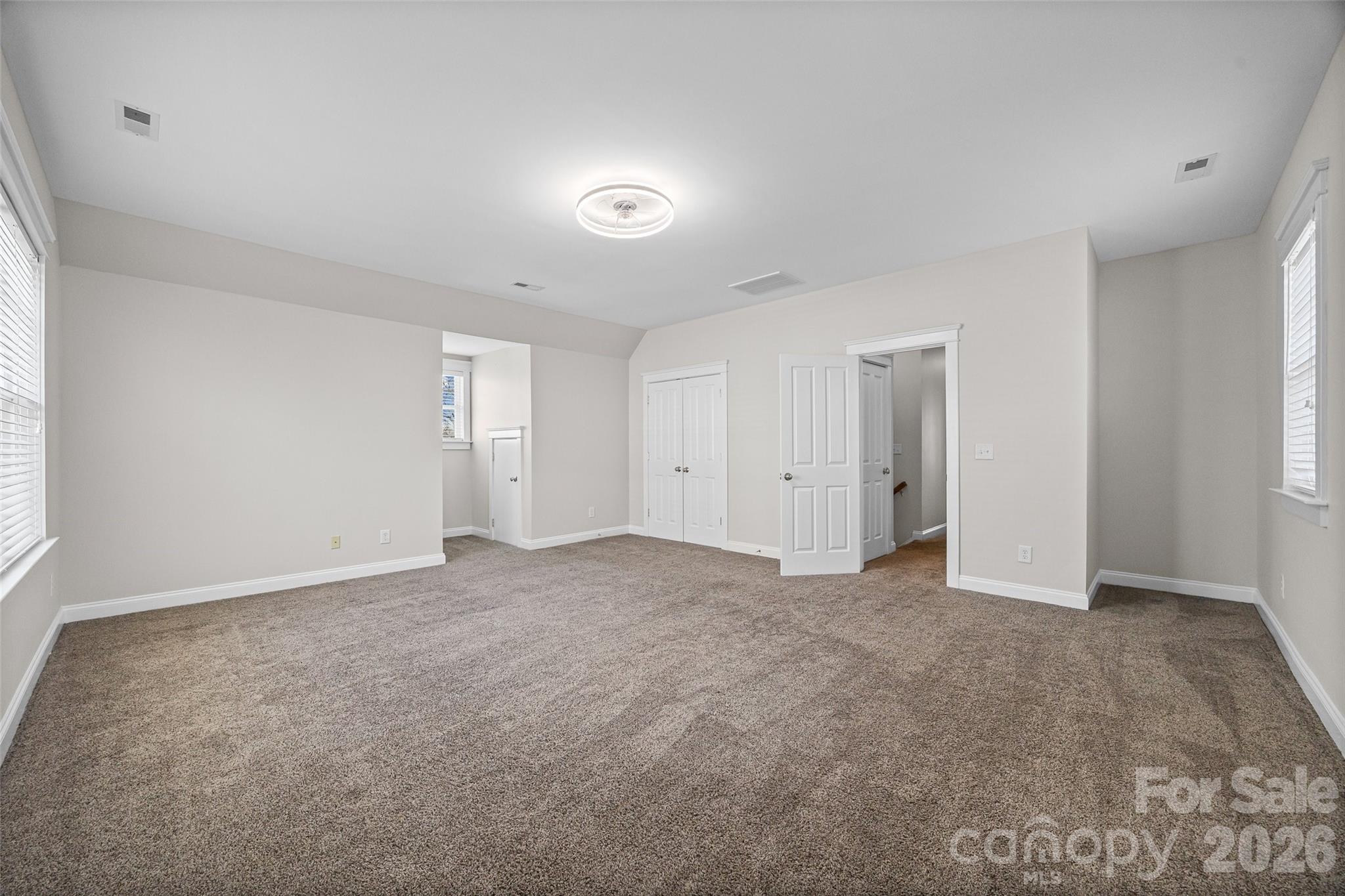 1039 Hunters Run Drive Property Photo 15