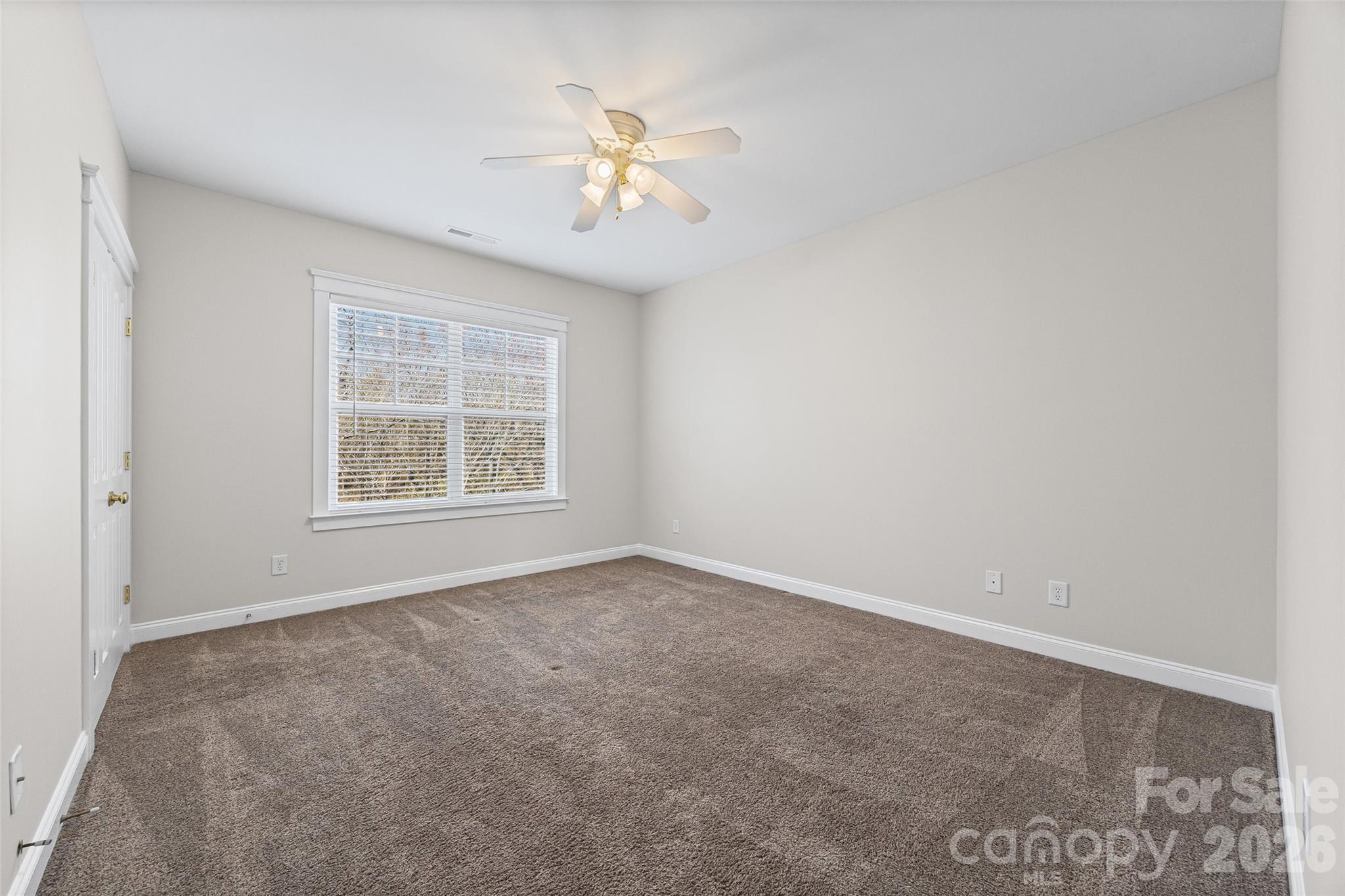 1039 Hunters Run Drive Property Photo 17