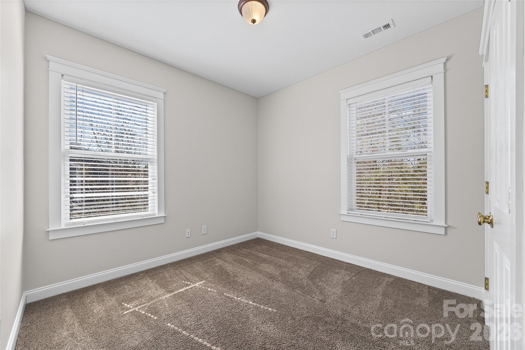 1039 Hunters Run Drive Property Photo 18