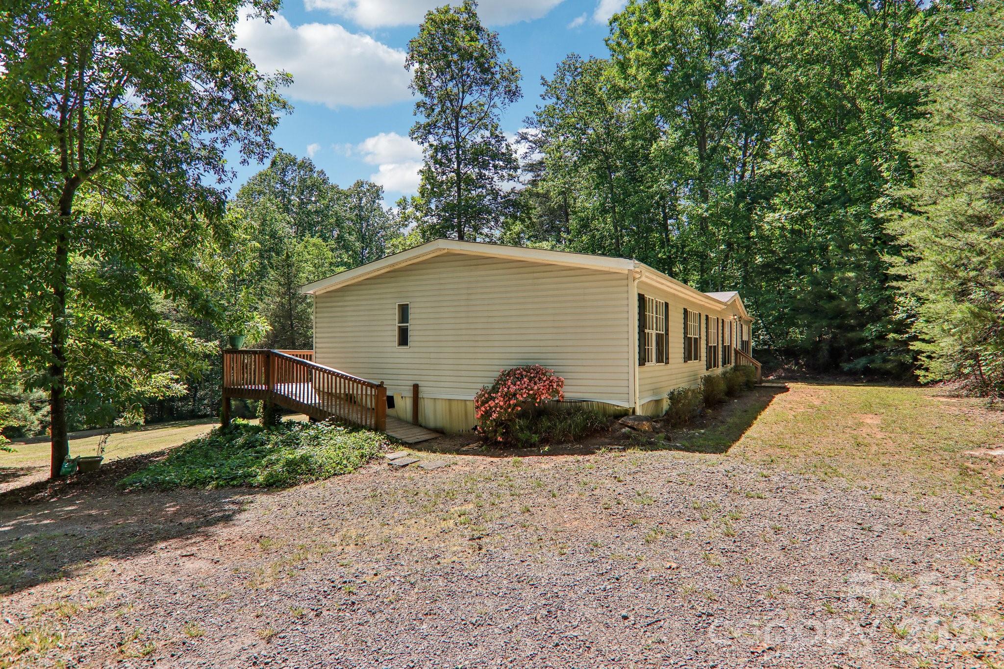 125 Cove Creek Drive Property Photo 1