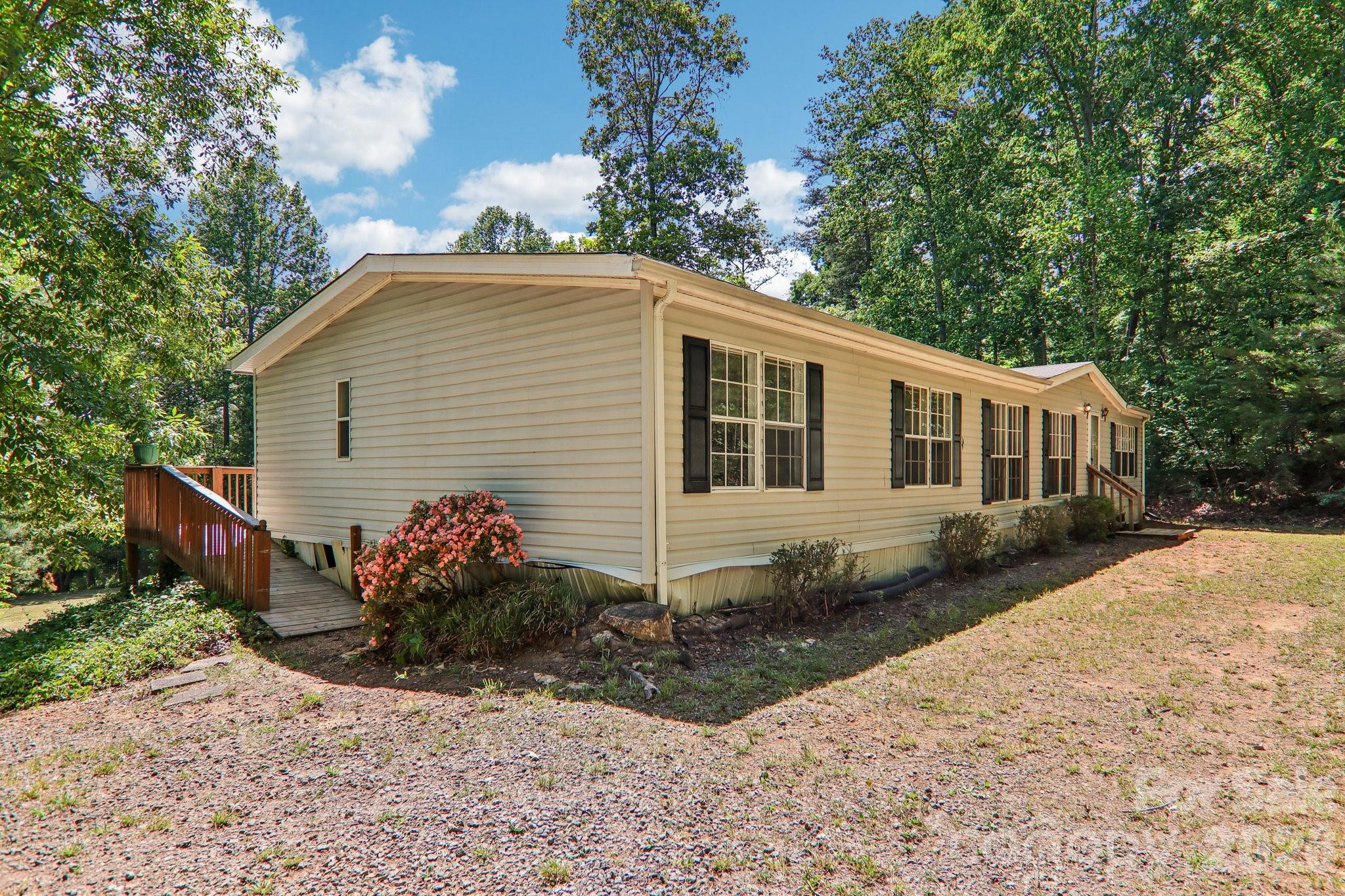 125 Cove Creek Drive Property Photo 4
