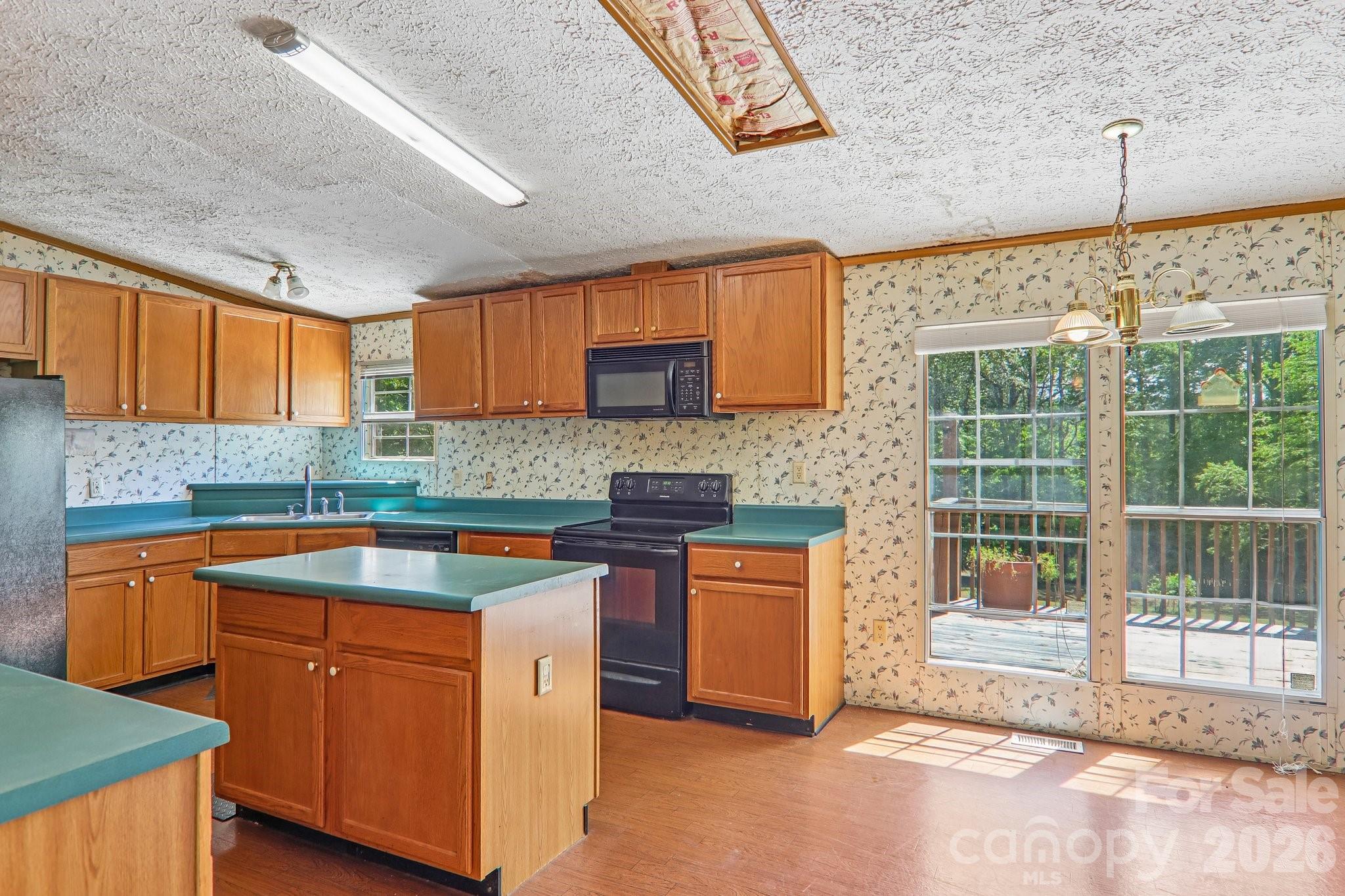 125 Cove Creek Drive Property Photo 19