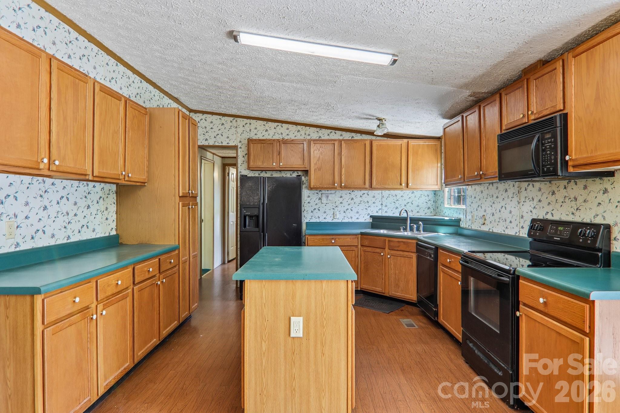 125 Cove Creek Drive Property Photo 22