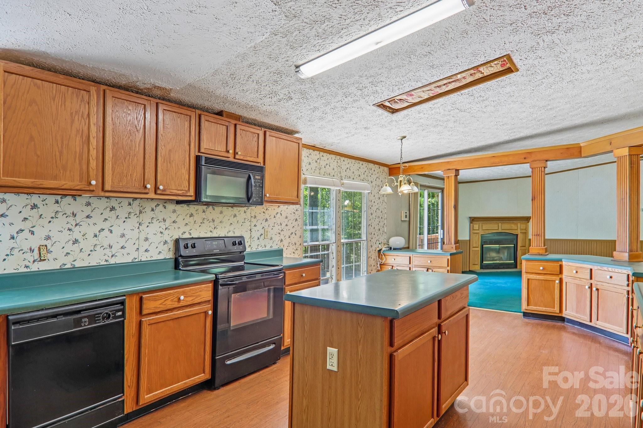 125 Cove Creek Drive Property Photo 24