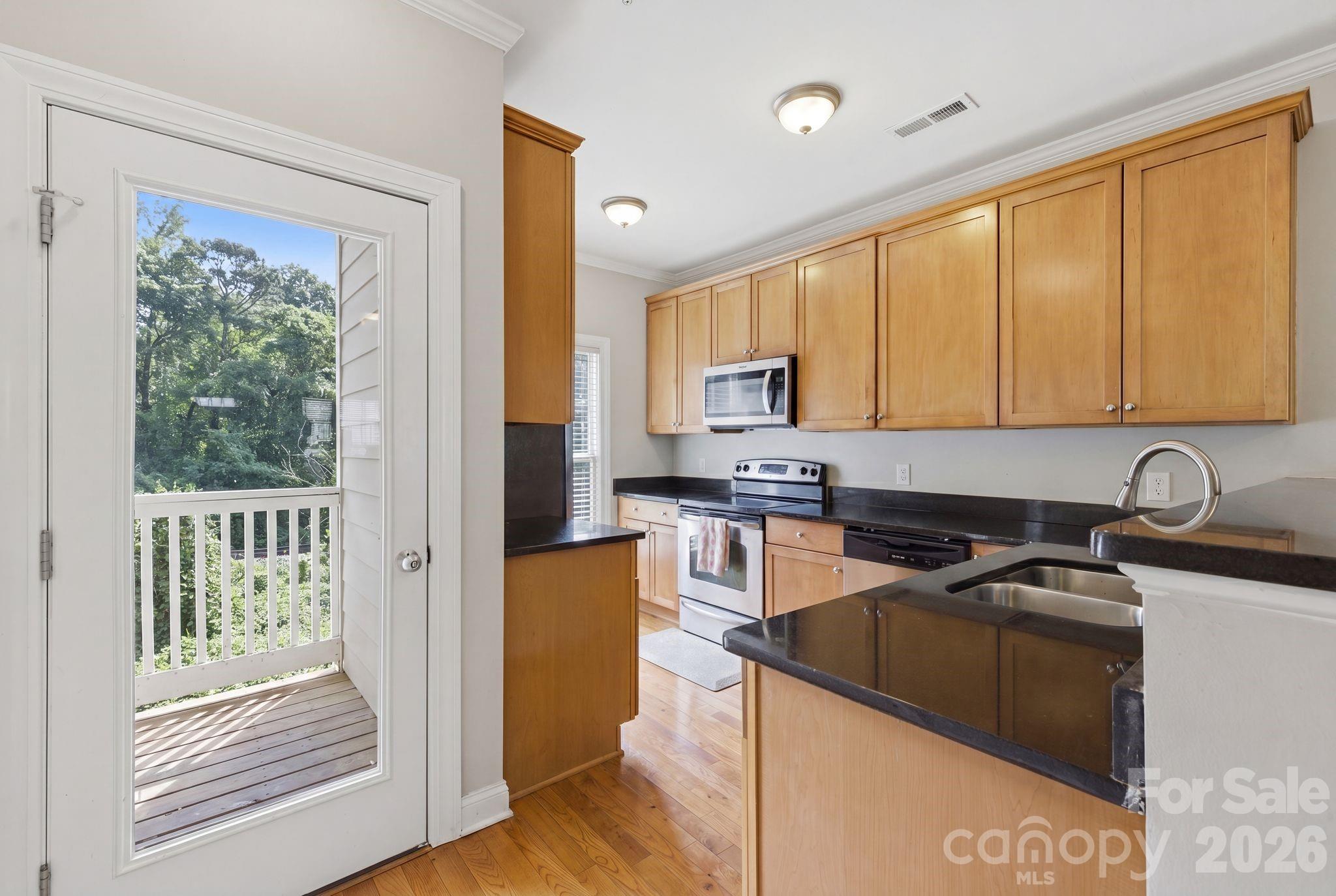 2917 Craftsman Lane Property Photo 6