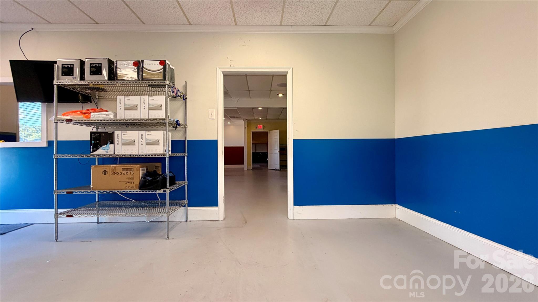 1707 N Post Road Property Photo 2