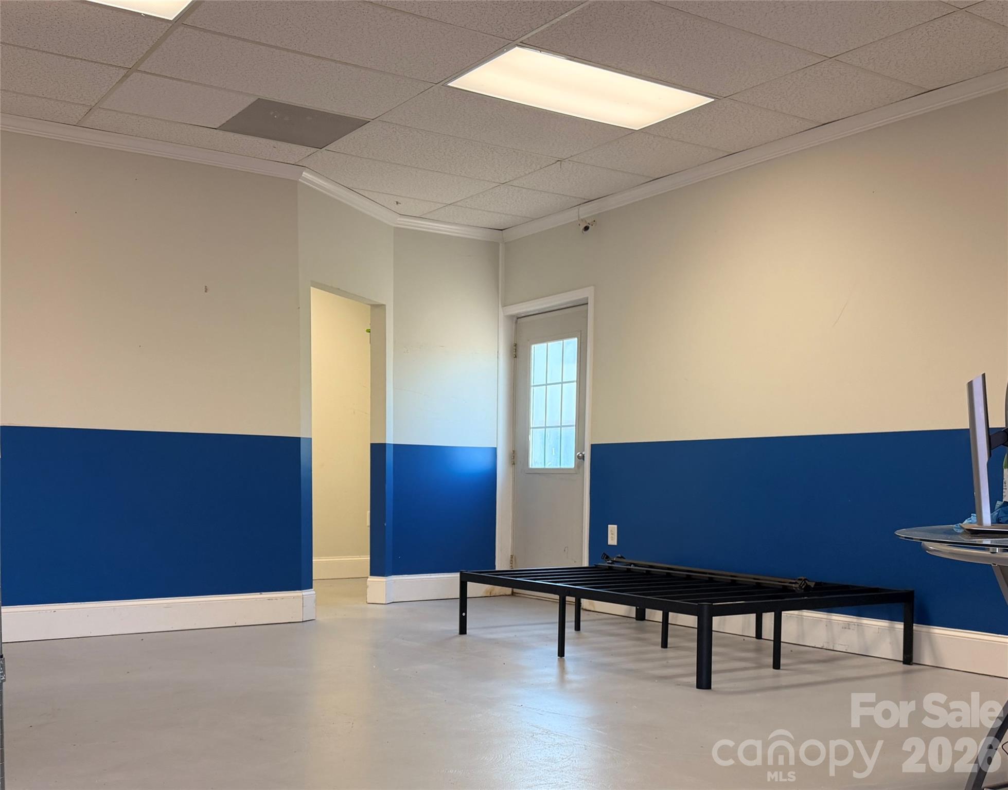 1707 N Post Road Property Photo 2