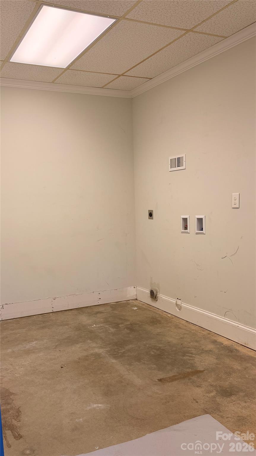 1707 N Post Road Property Photo 12