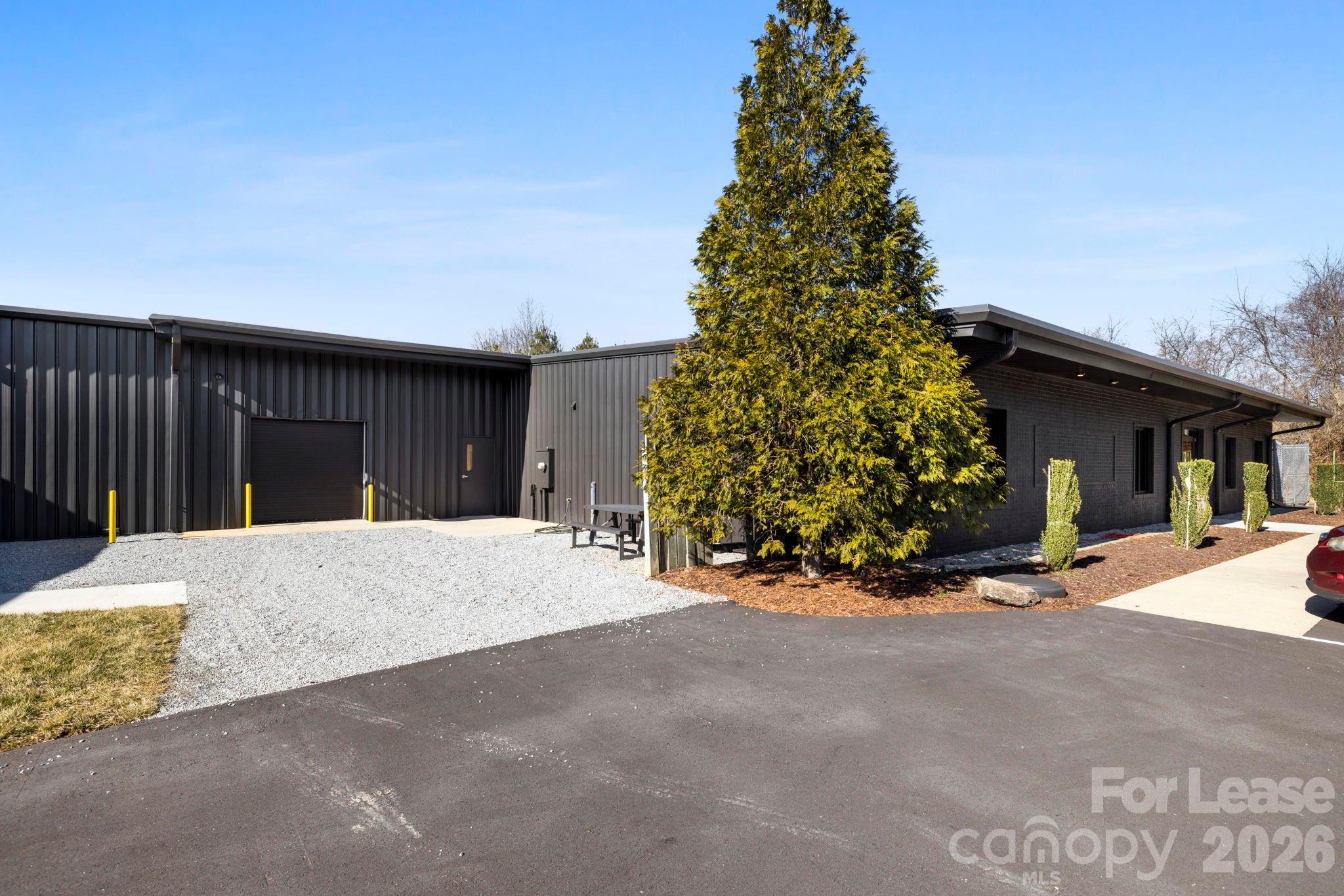 110 Commercial Boulevard Property Photo 4