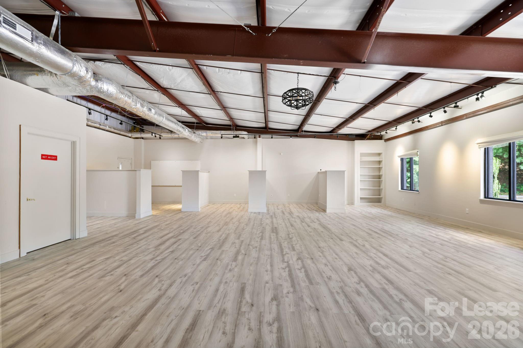 110 Commercial Boulevard Property Photo 17