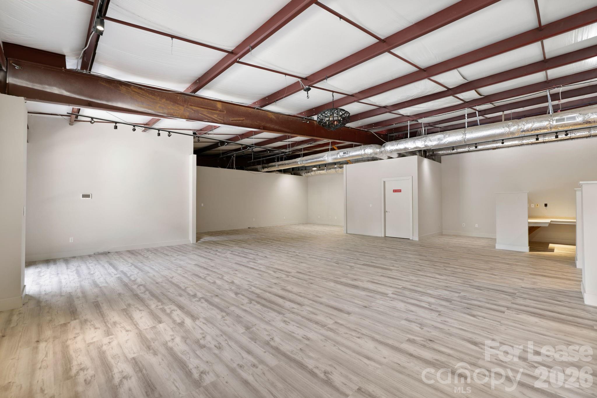 110 Commercial Boulevard Property Photo 19