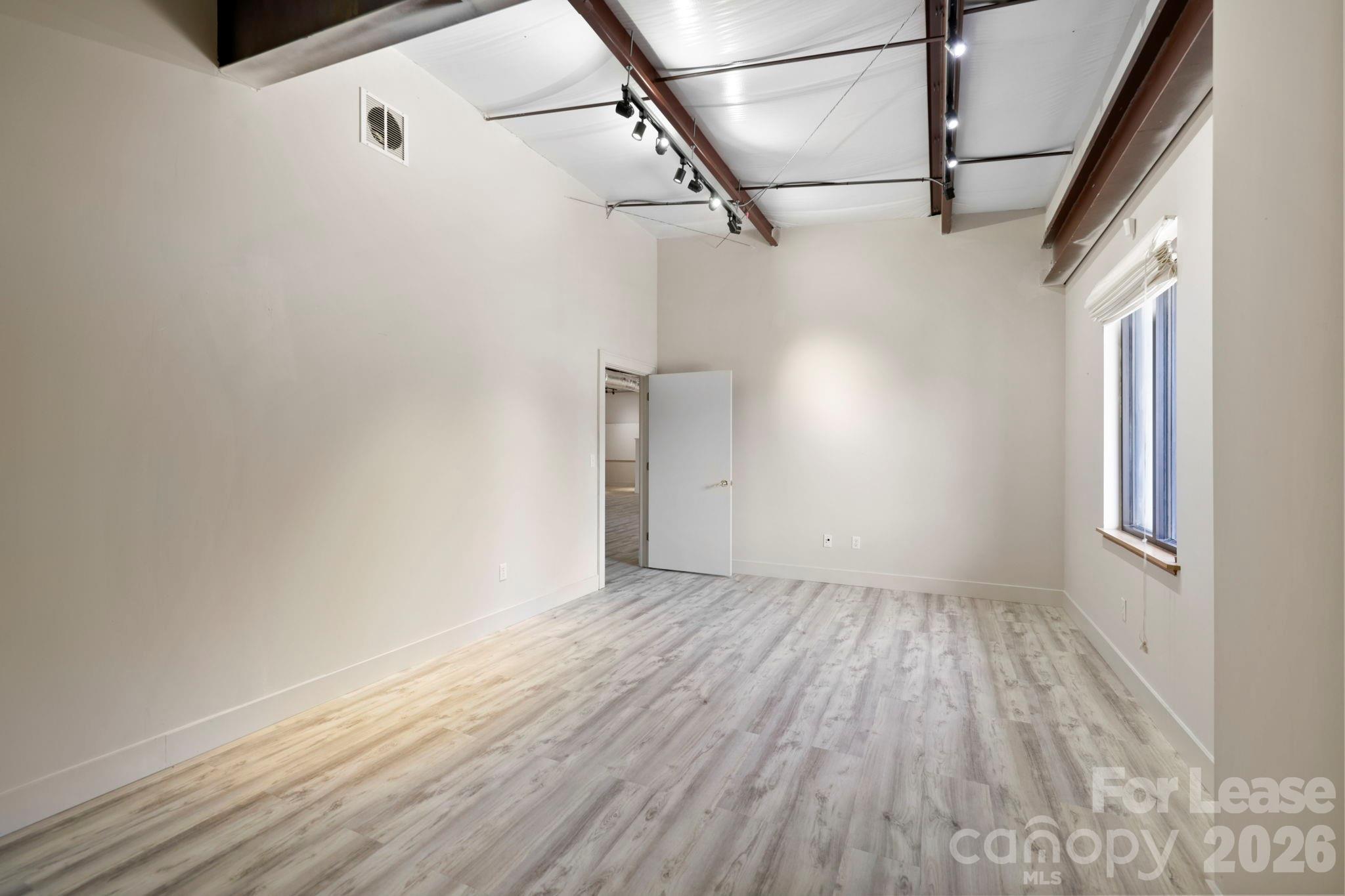 110 Commercial Boulevard Property Photo 22