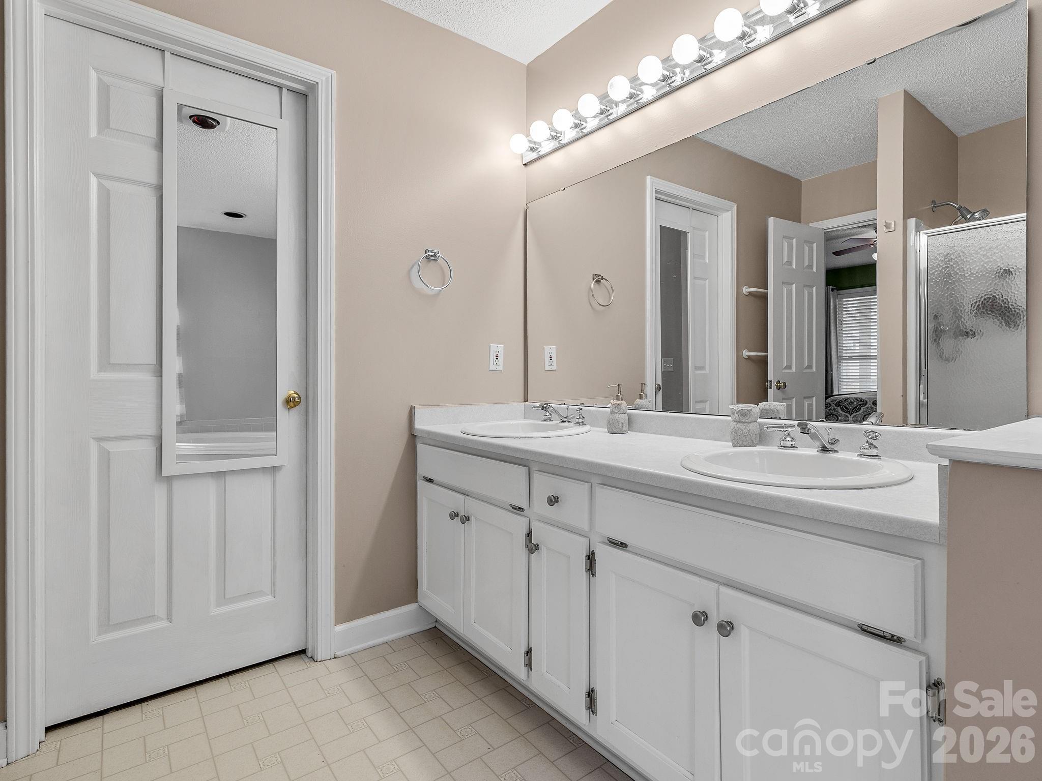 1570 Roddy Road Property Photo 14