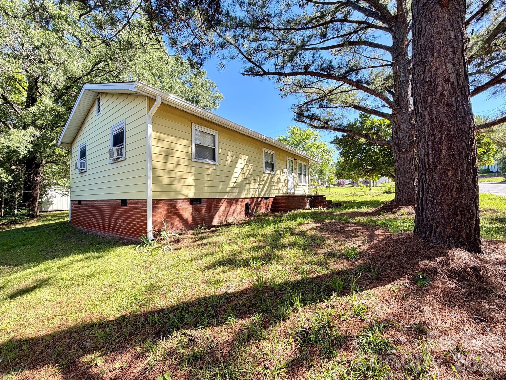 112 Academy Avenue Property Photo 2