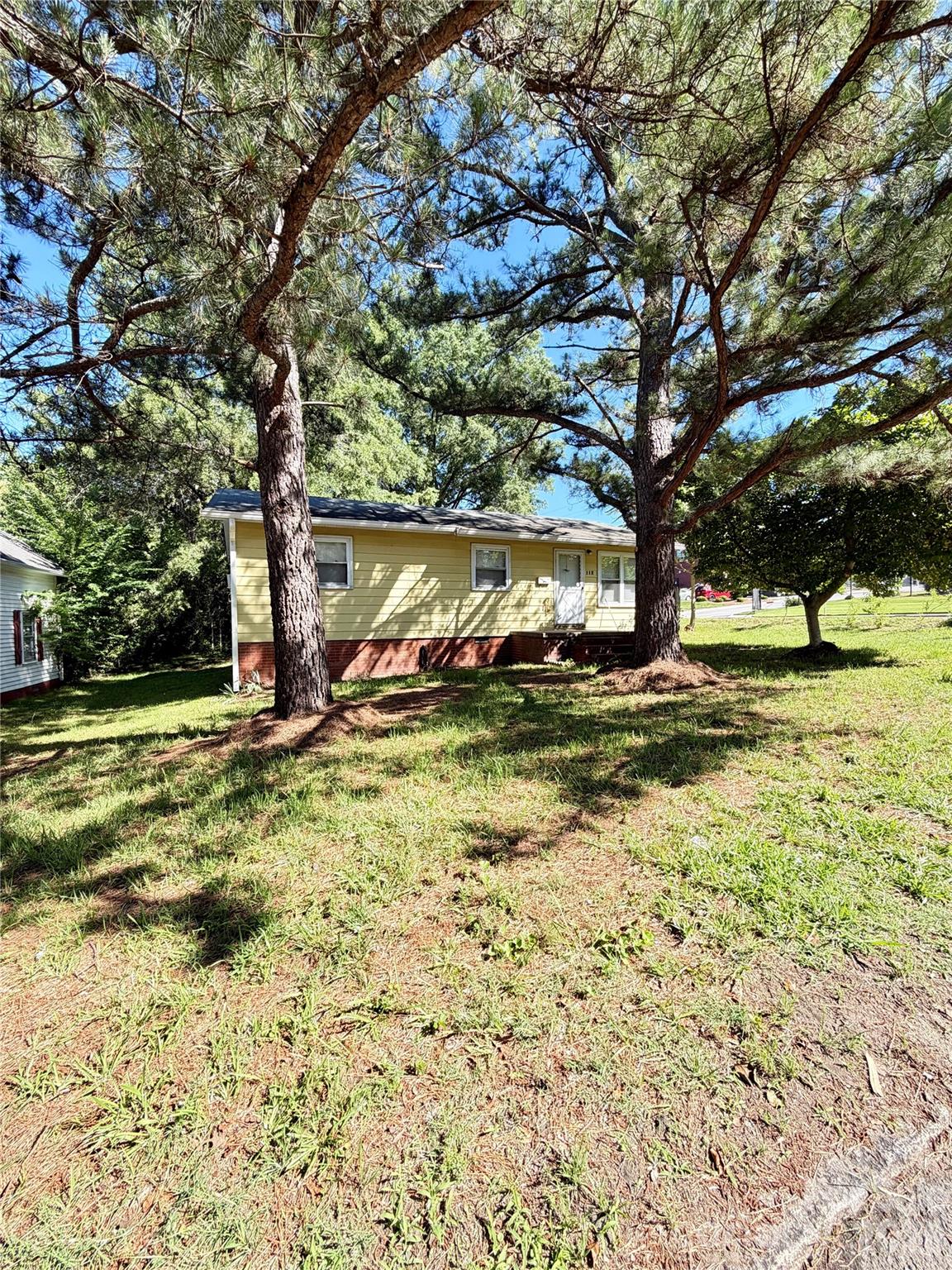 112 Academy Avenue Property Photo 4