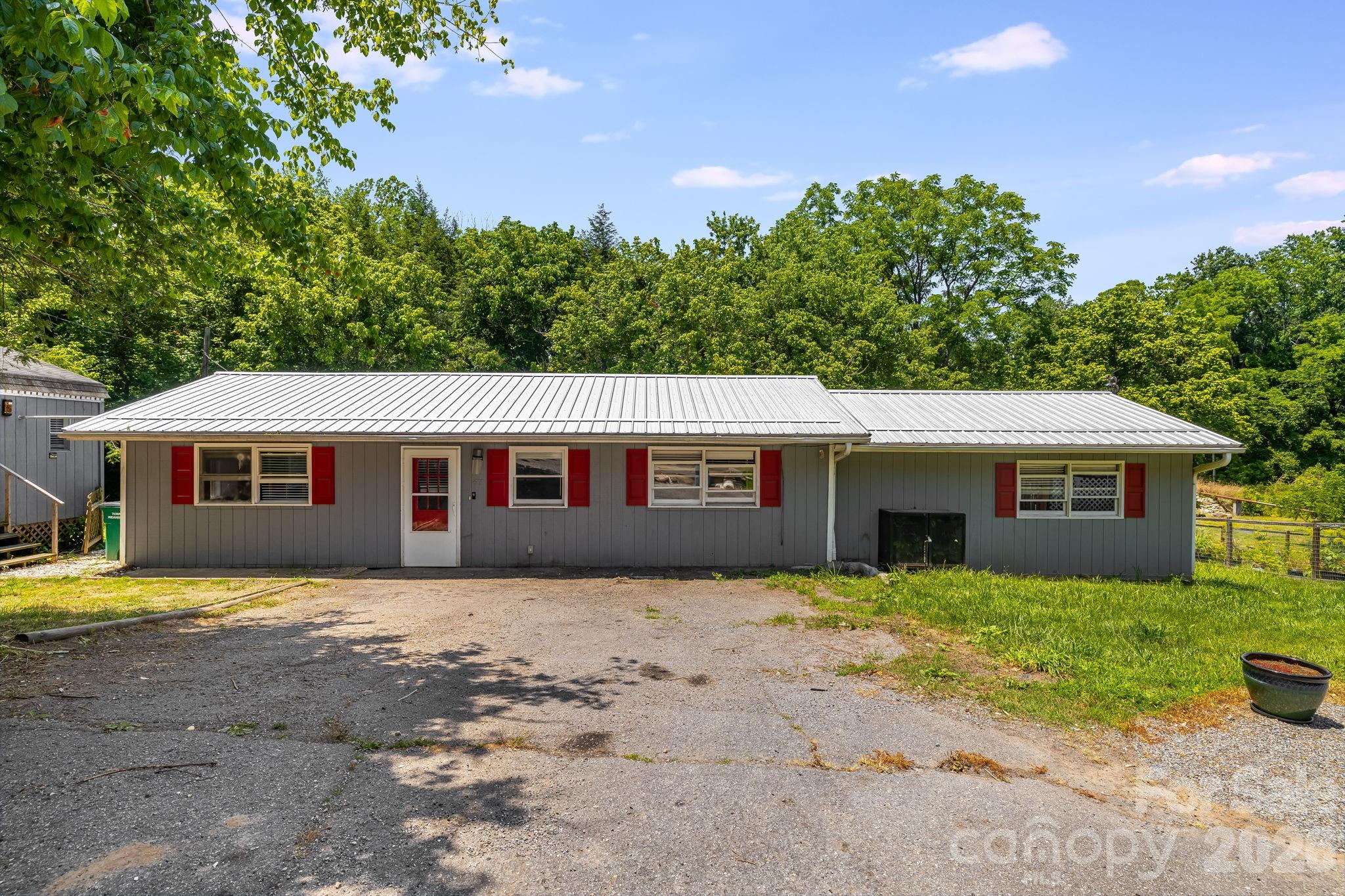 67 Banks Town Road Property Photo 1