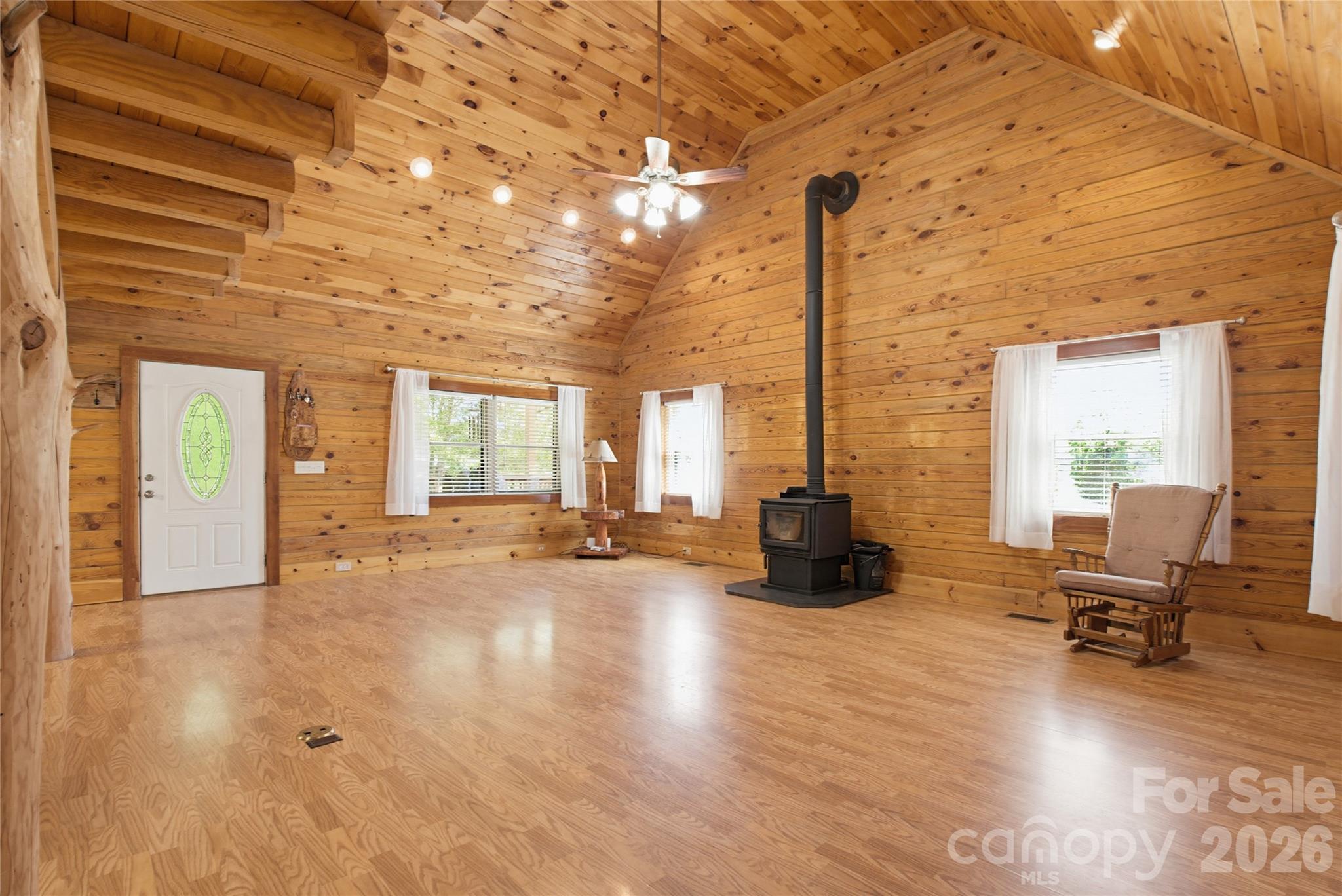 451 Rustic Ridge Drive Property Photo 6