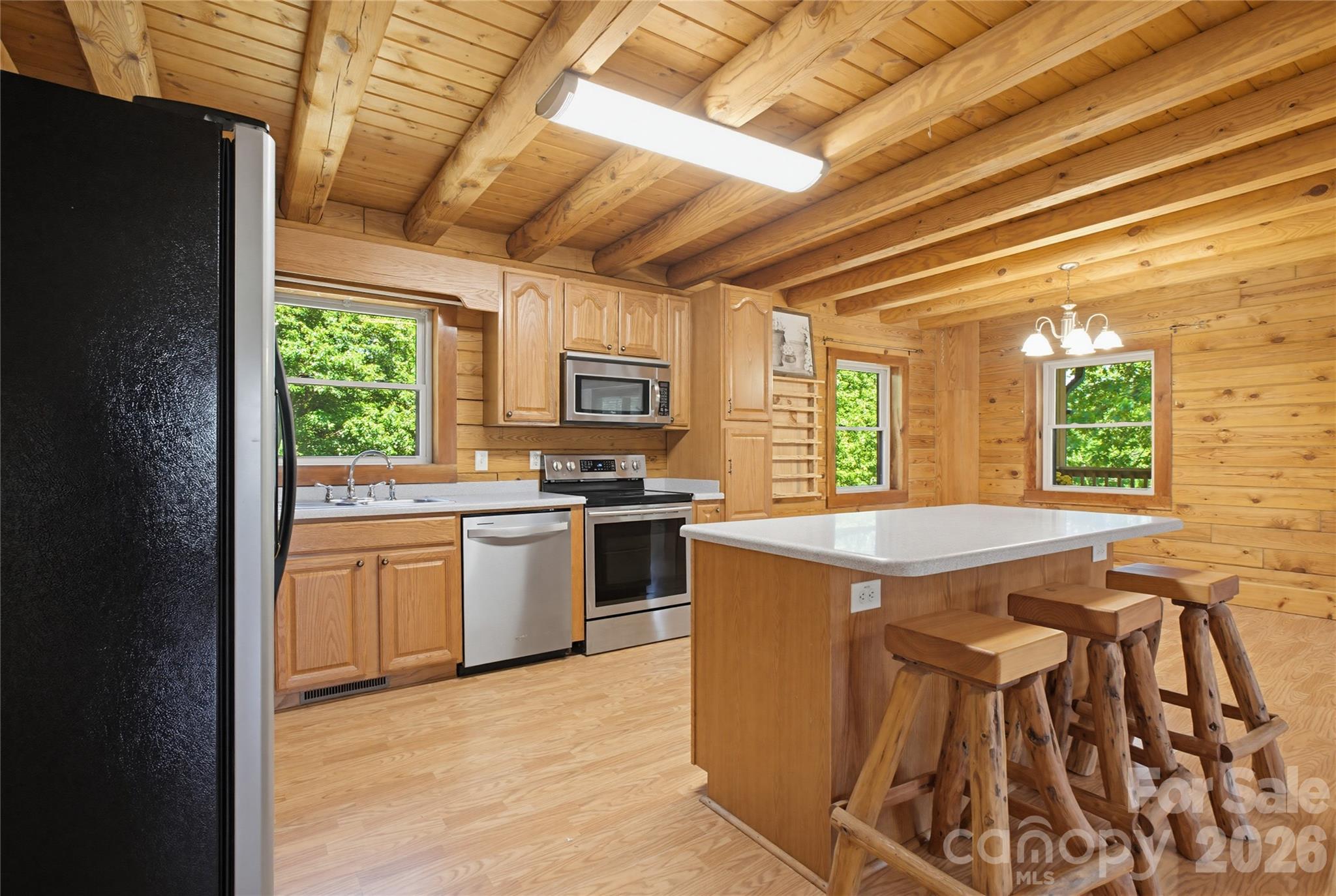 451 Rustic Ridge Drive Property Photo 12