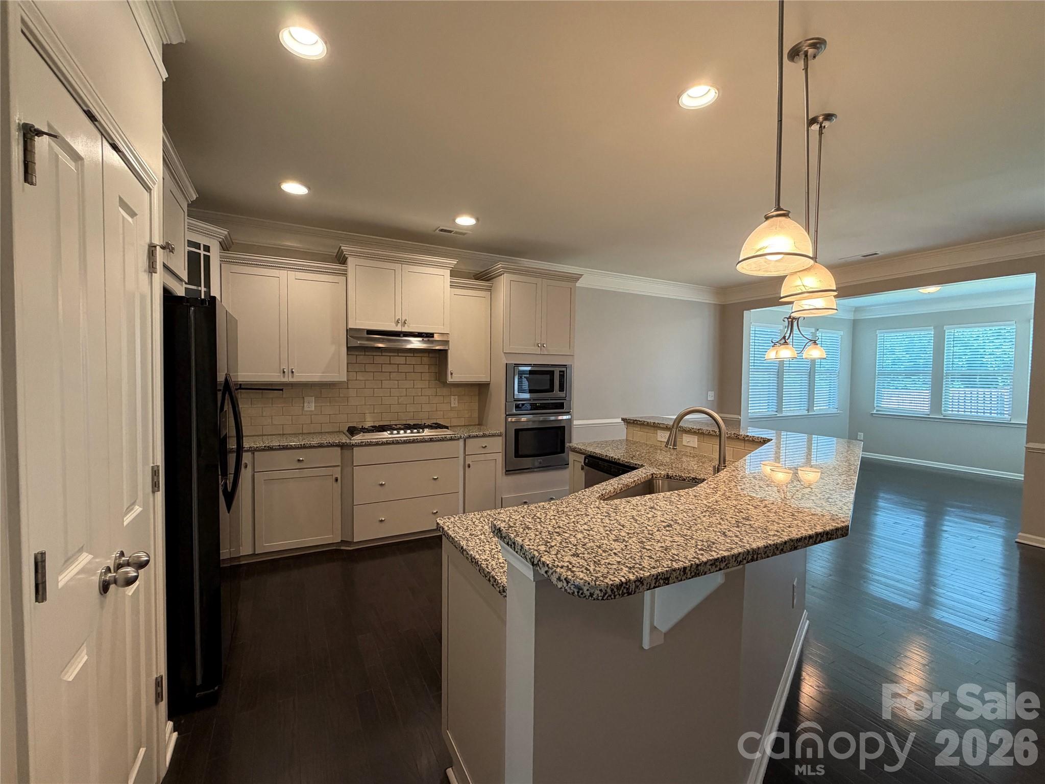 2218 Knocktree Drive Property Photo 6