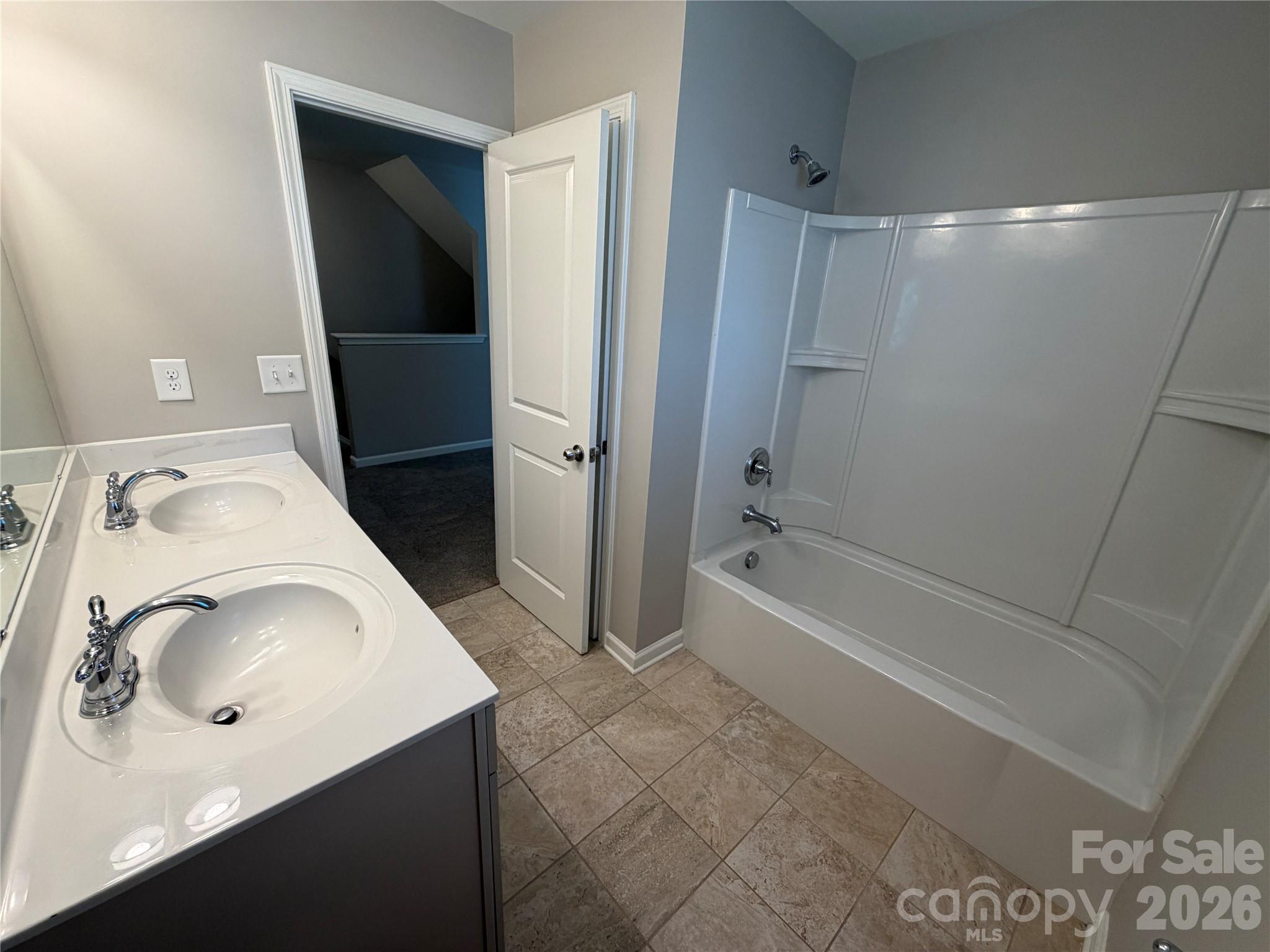 2218 Knocktree Drive Property Photo 33