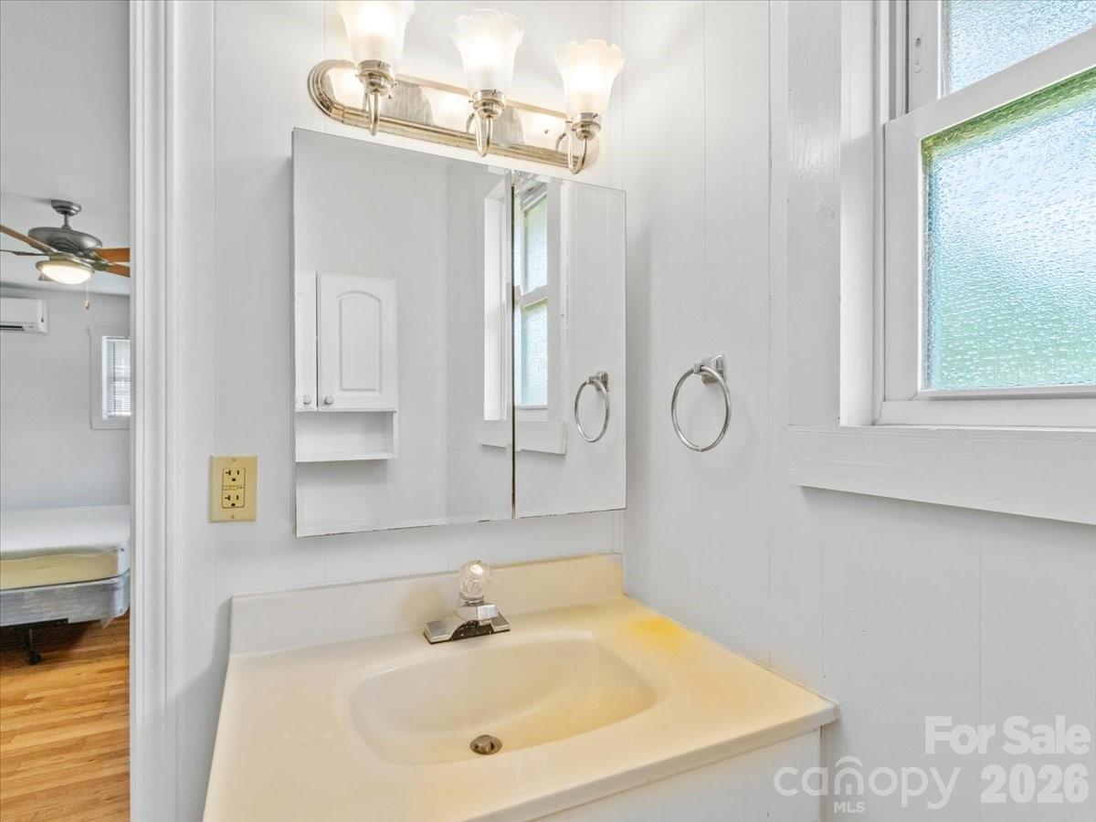 42 East Boulevard Property Photo 22