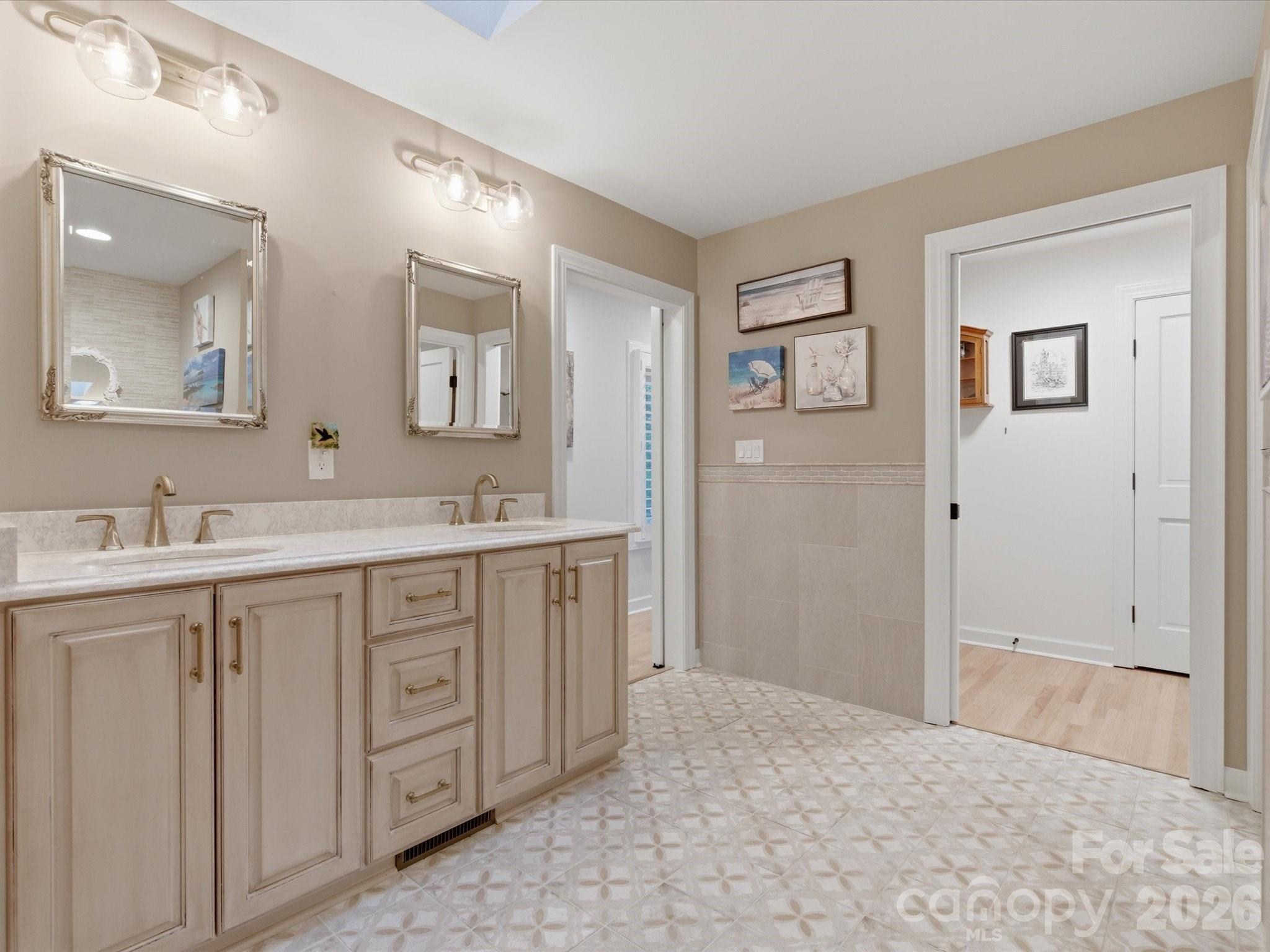 115 Forest Cliff Court Property Photo 31
